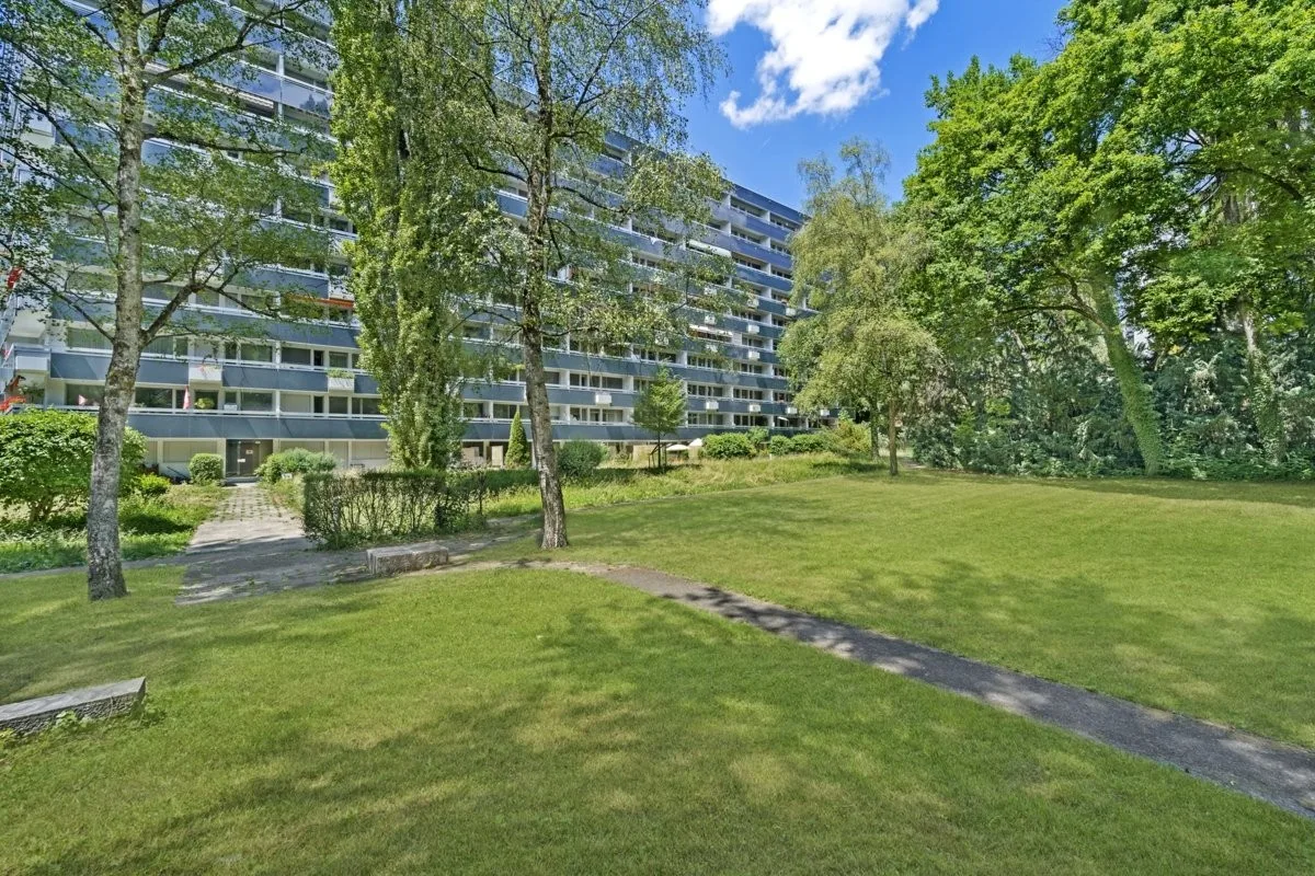 Beautiful new apartment, 8th and top floor