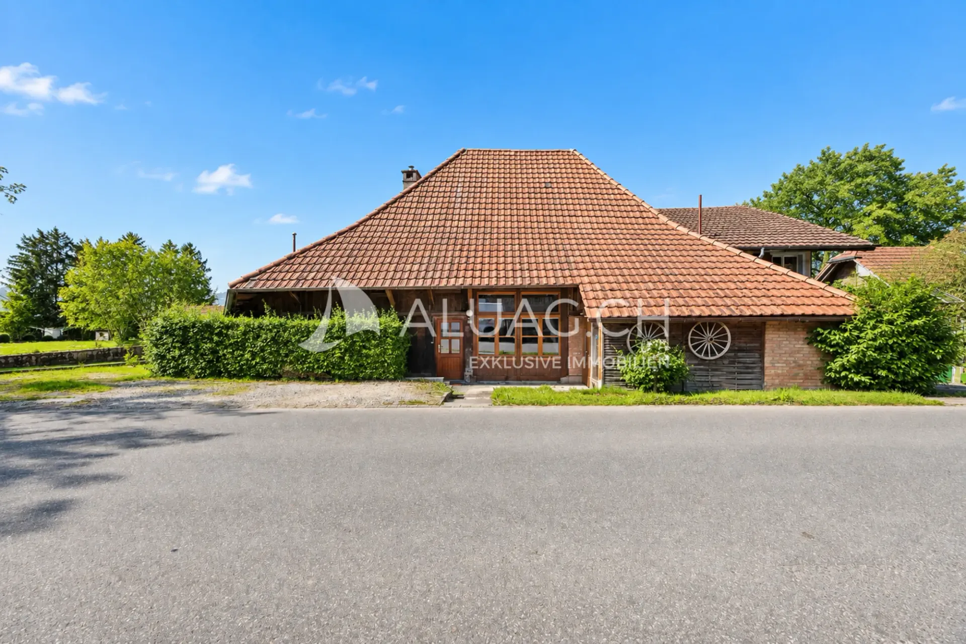 BAUERNHAUS ANBAU MIT VIEL AUSBAUPOTENZIAL