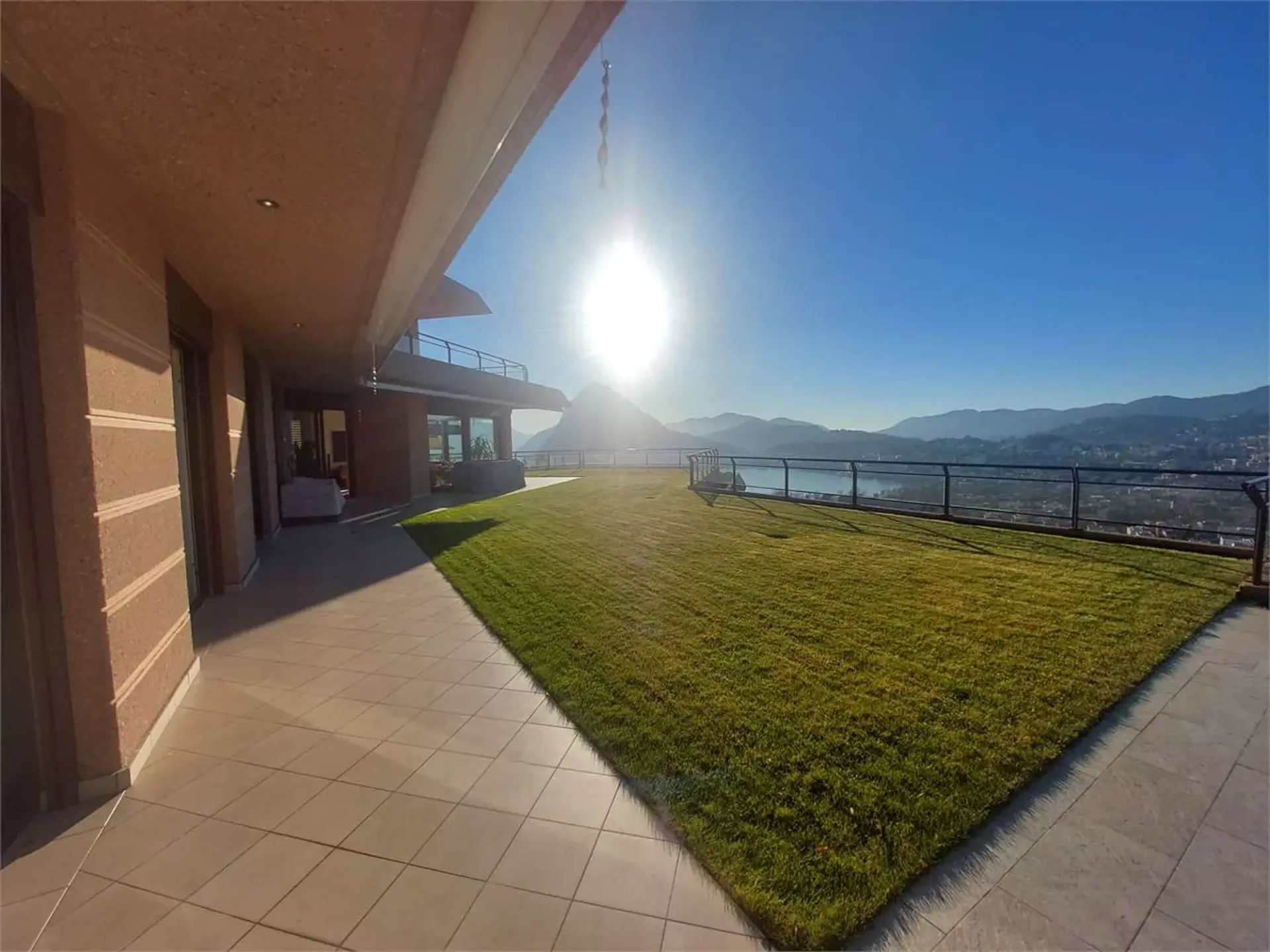 2568_Ruvigliana, prächtige Wohnung mit Seeblick