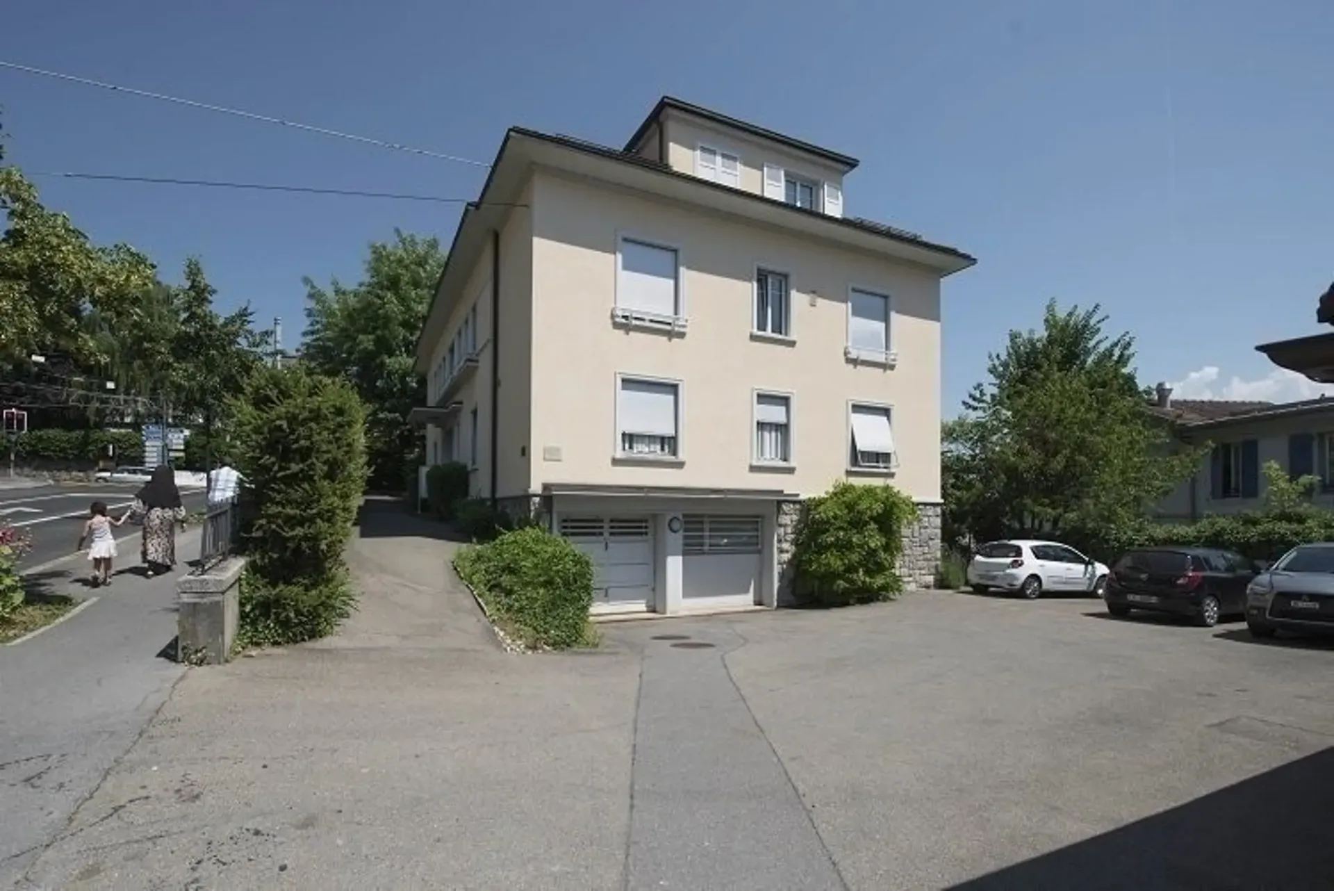 Prächtige sonnendurchflutete Wohnung mit Seeblick