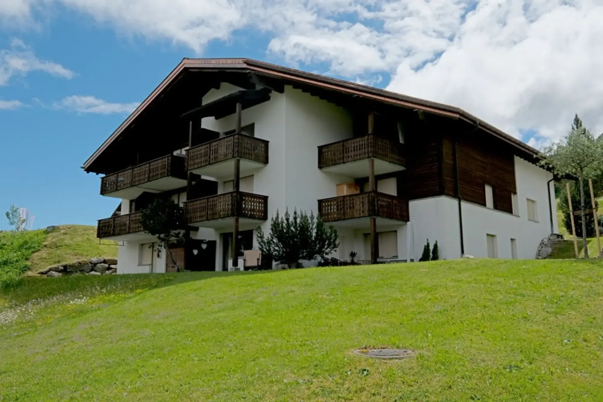 Wohnen und Geniessen in Valata/Obersaxen Mundaun, mit Ski-in und Ski-out