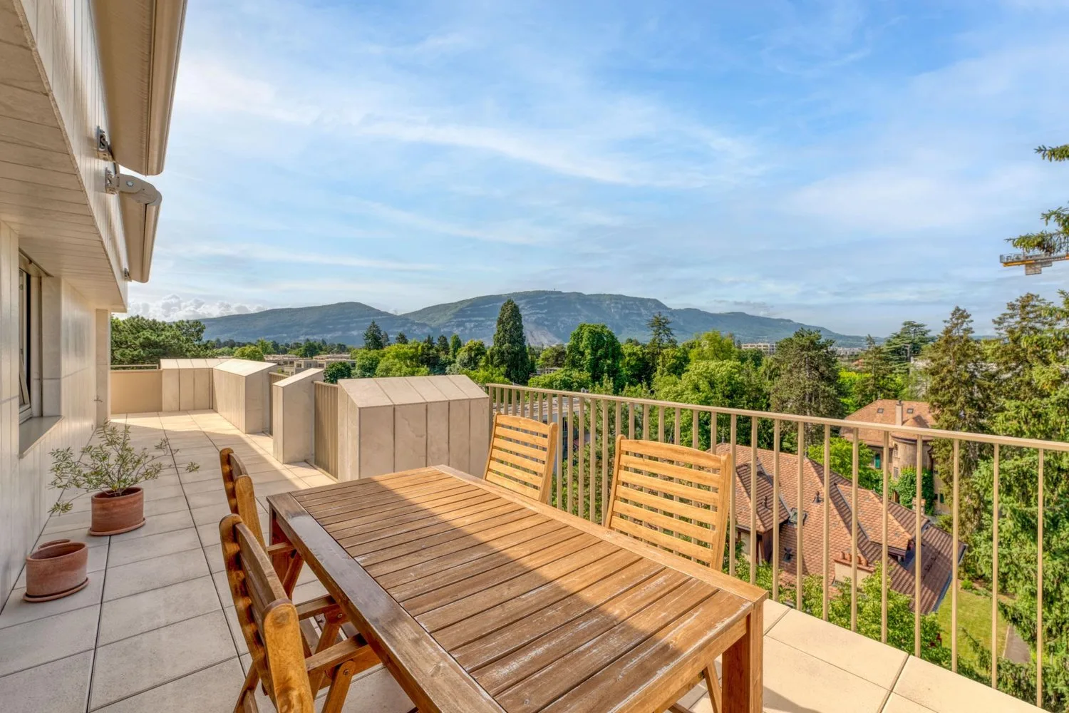 Cologny | 4-room attic apartment with breathtaking view