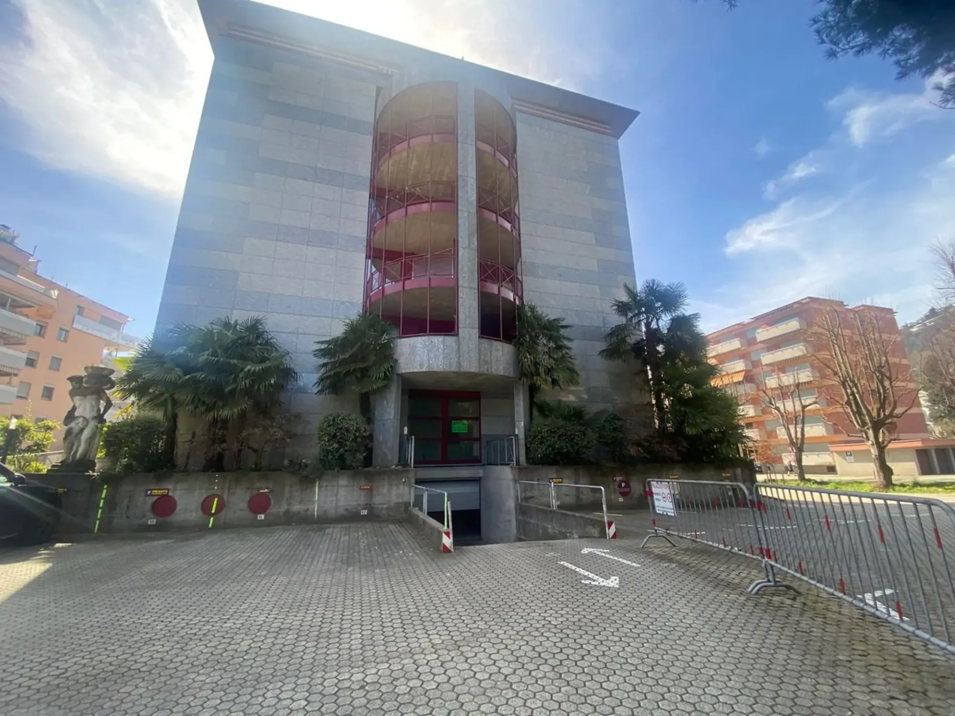Agno - Eingerichtetes Büro zur Miete - 2.5 Räume, 75 m² mit Terrasse - P29