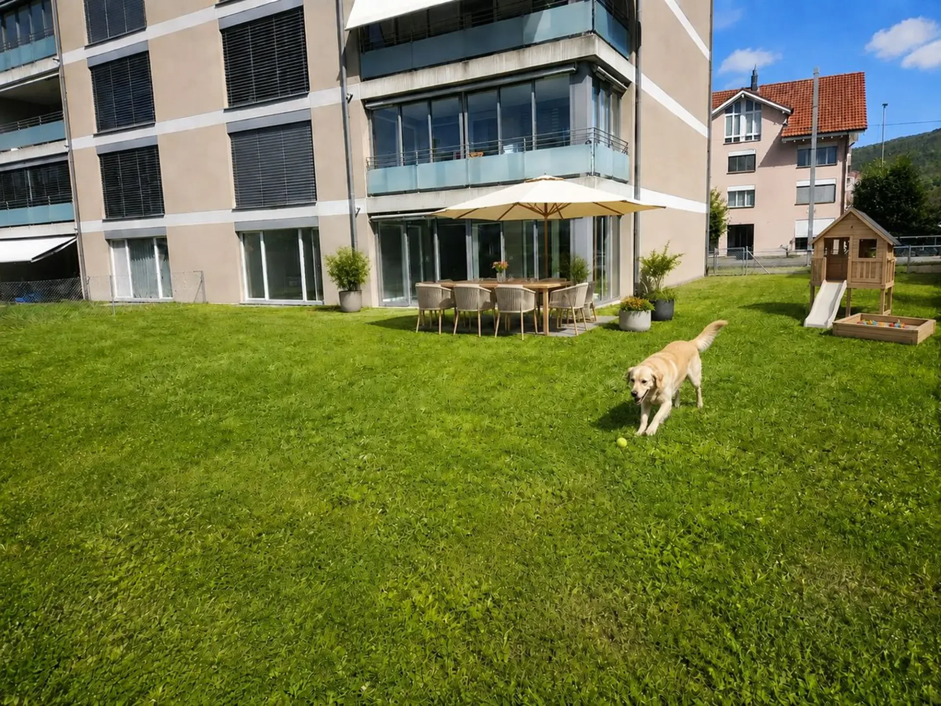 Exklusive 4.5-Zimmer-Gartenwohnung mit 400 m² Privatgarten in Aesch