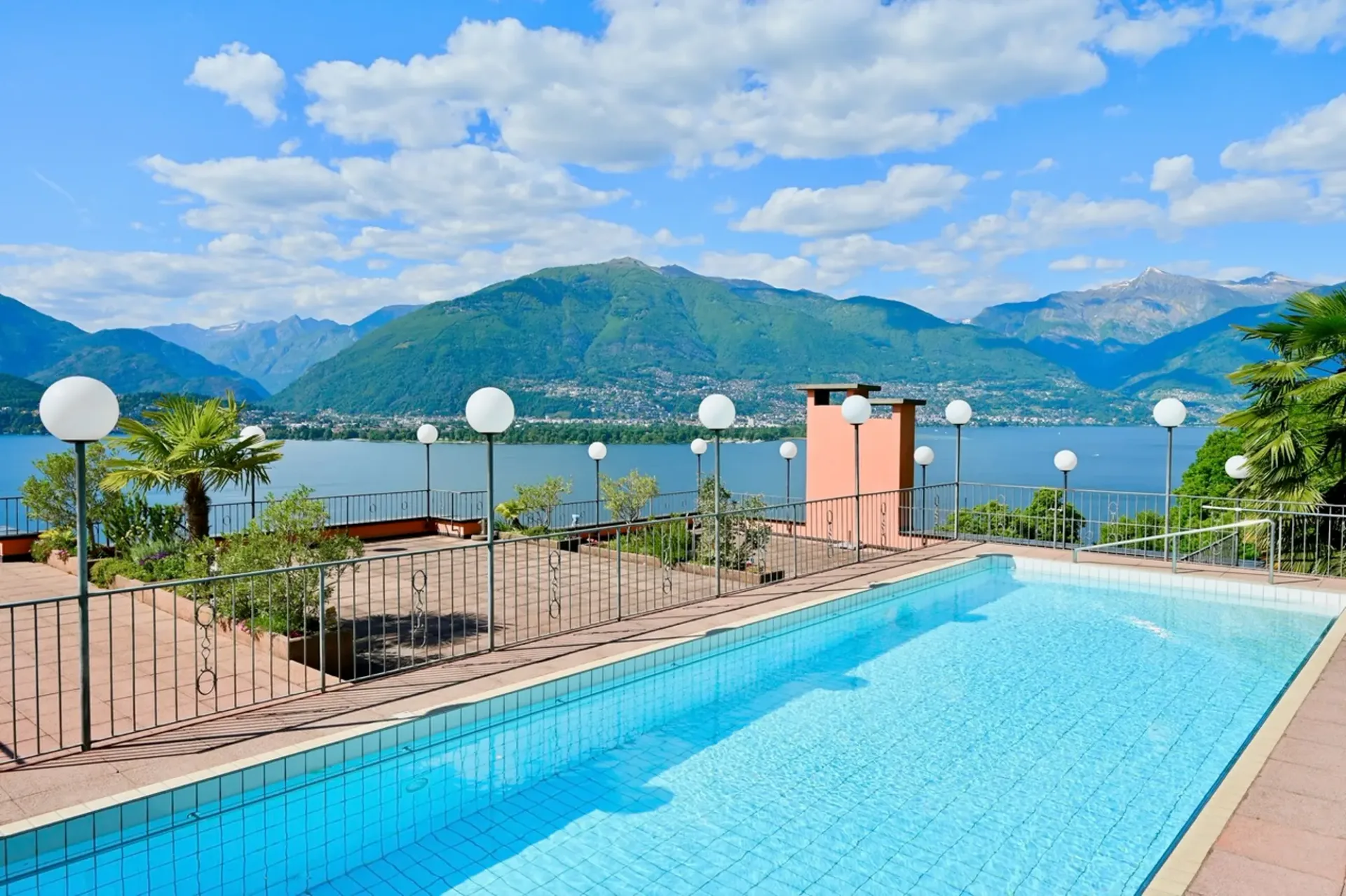 Ferienwohnung mit See-Panorama & Aussenpool