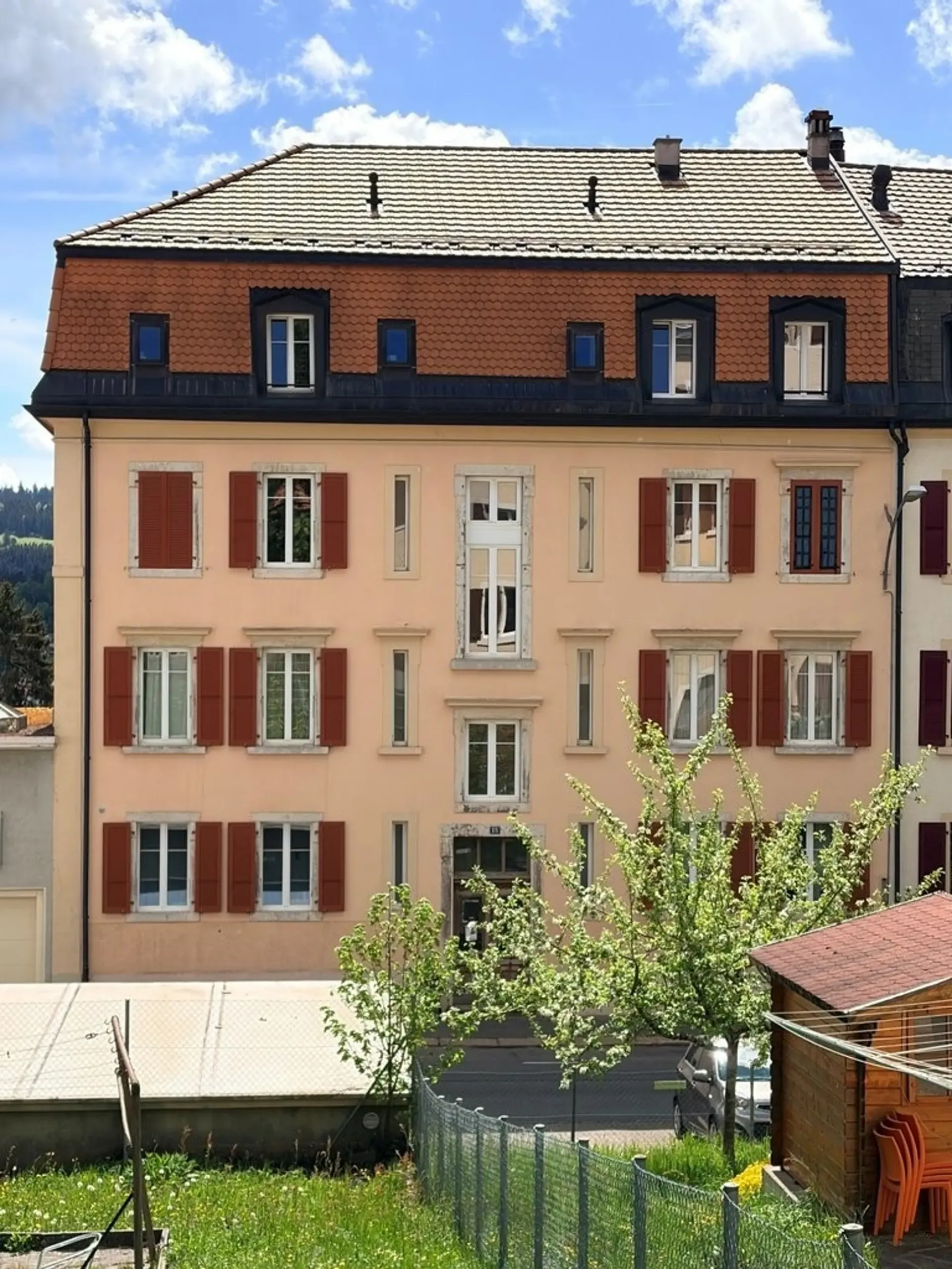 Schönes 4-Zimmer-Apartment in einer ruhigen Gegend