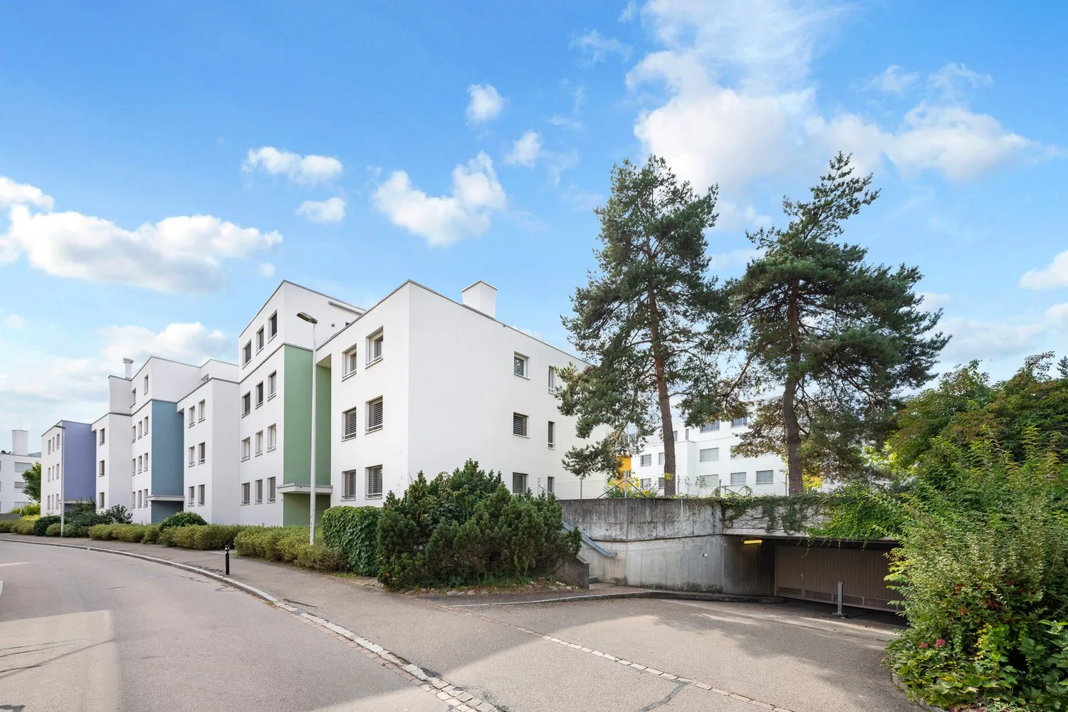 Parkplätze zu vermieten in der Überbauung Zelgli, 8600 Dübendorf