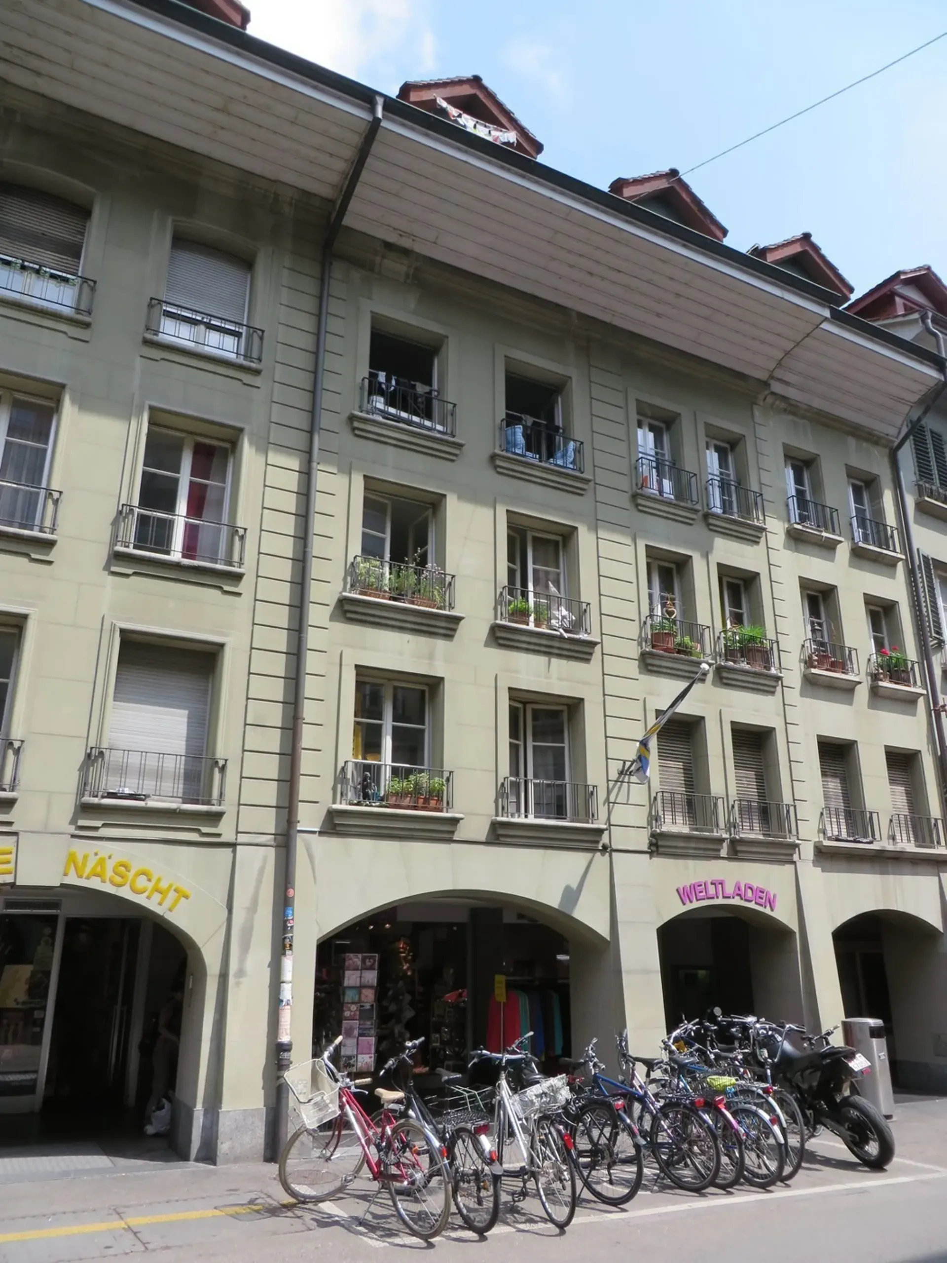 Tenant wanted - Fancy an old building apartment with charm?