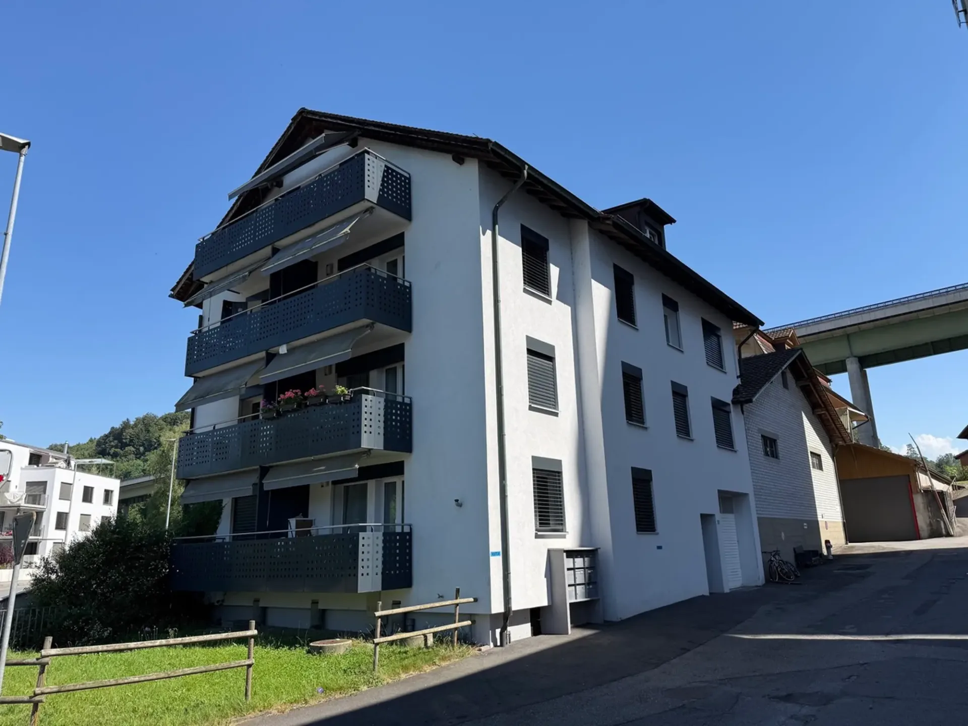 Helles Studio mit hervorragender Anbindung - Flamatt
