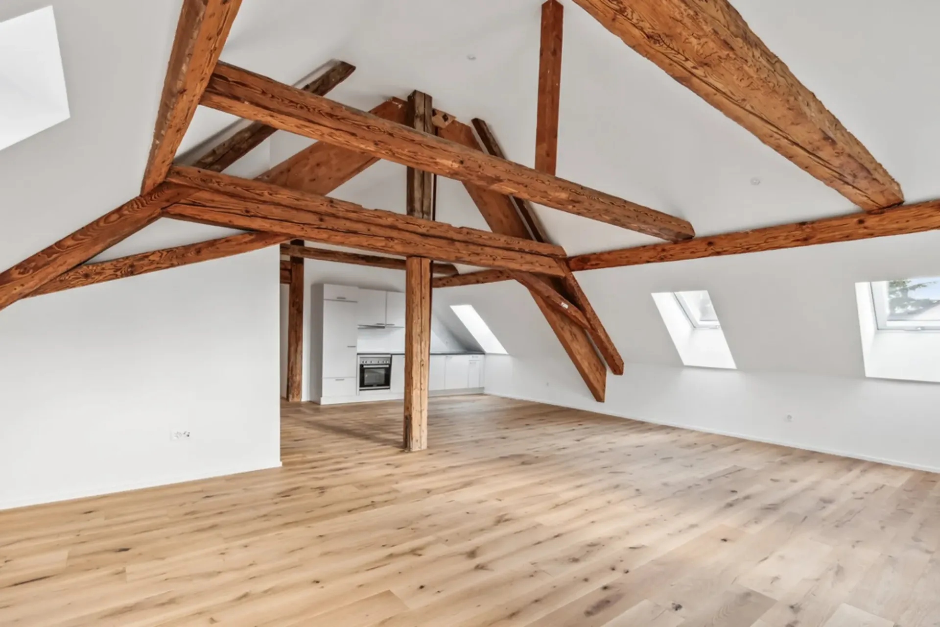 Moderne 2.5-Zimmer-Dachgeschosswohnung zu vermieten