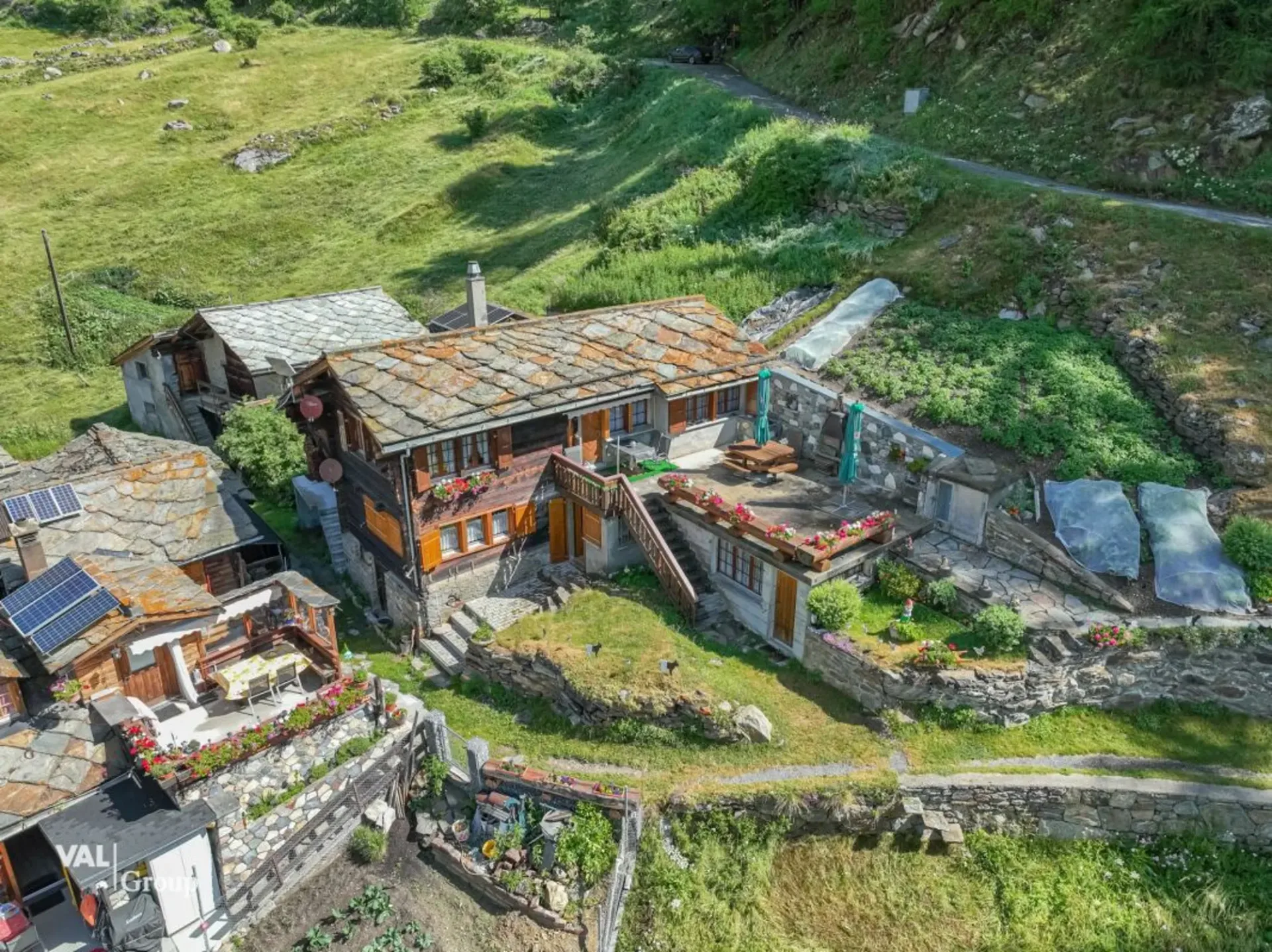 3.5 Zimmer Wohnung in einer heimeligen Alphütte