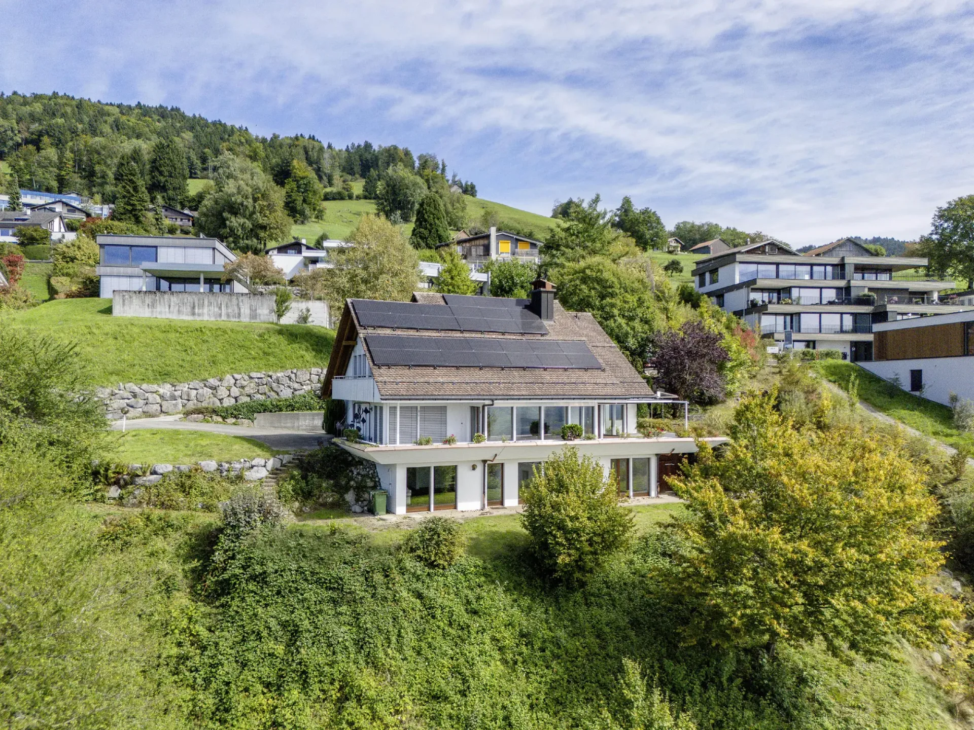 Beeindruckende Landhausvilla mit bewilligtem Umgebungsprojekt