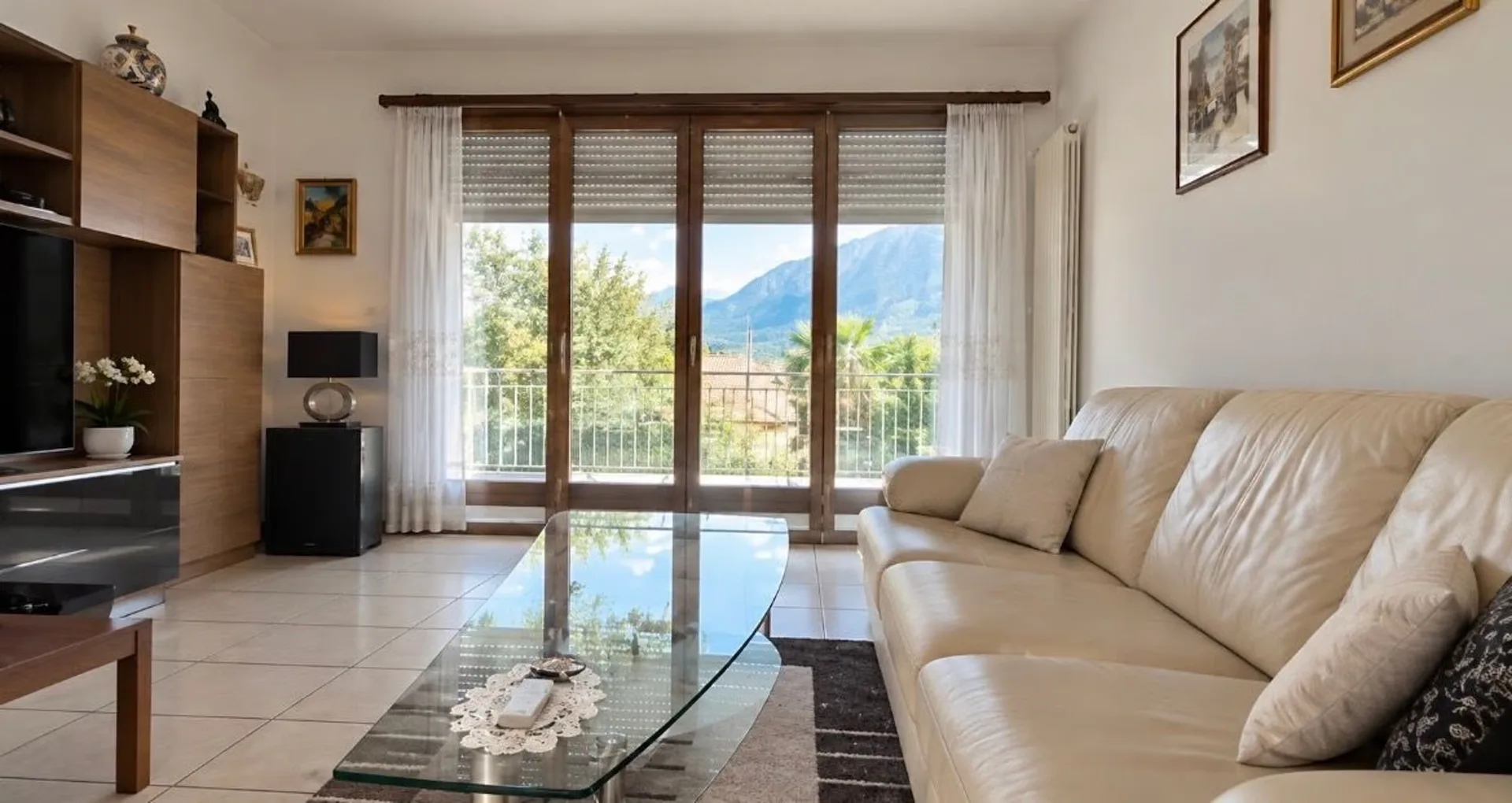 Appartamento con terrazza panoramica e vista aperta