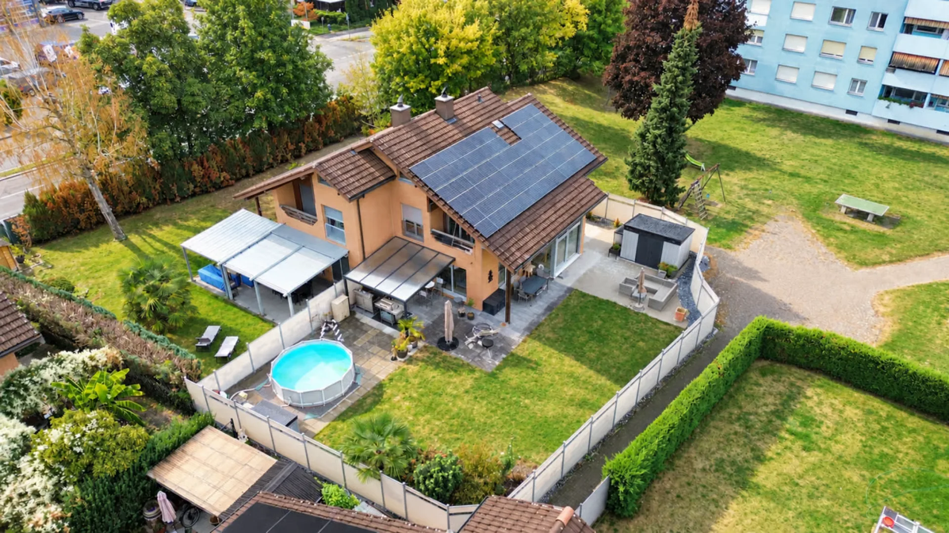 Attraktives 4.5 Zimmer Doppeleinfamilienhaus mit grossem Garten