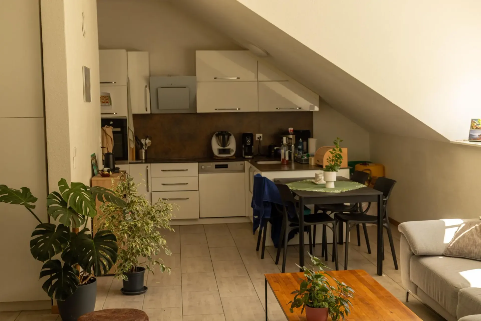 Mansardenwohnung mit 3,5 Zimmern in Couvet