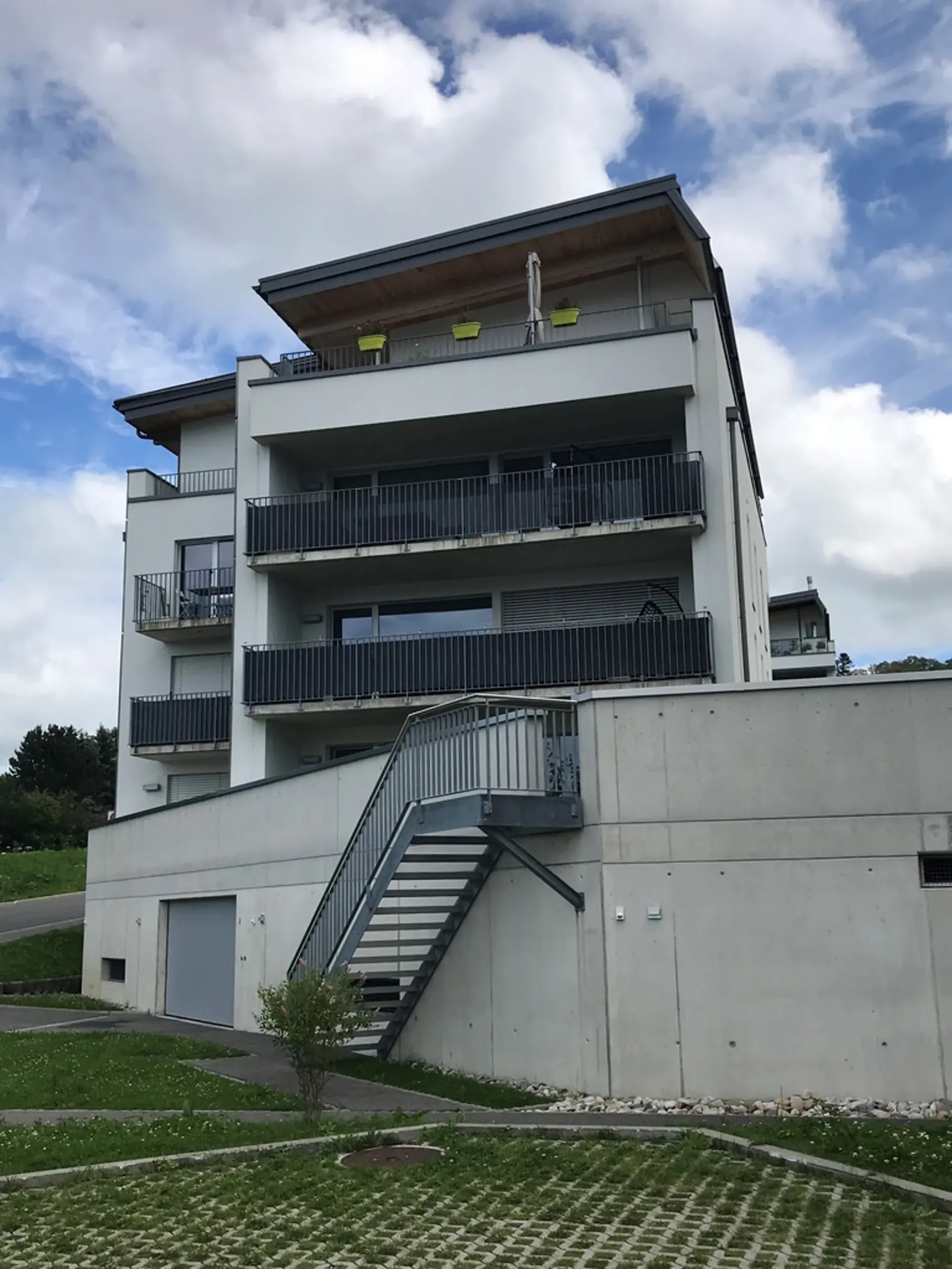 Wohnung 4.5 Zimmer mit Balkon