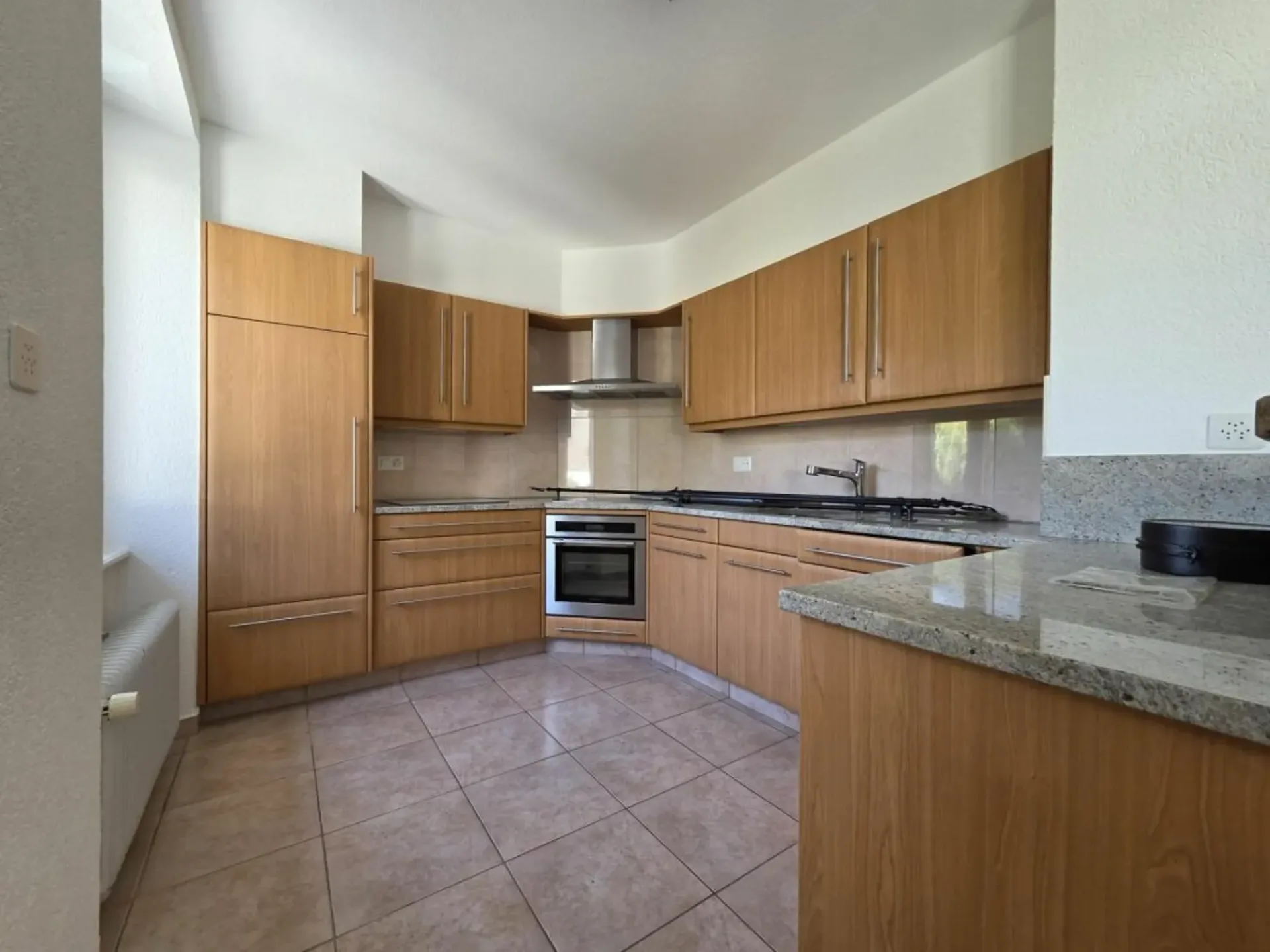 Wohnung mit 5 Zimmern 1/2 in Duplex mit Balkon und Außenparkplätzen
