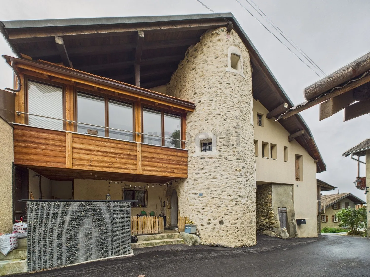 Mehrfamilienhaus mit Entwicklungspotenzial in Savièse (VS)