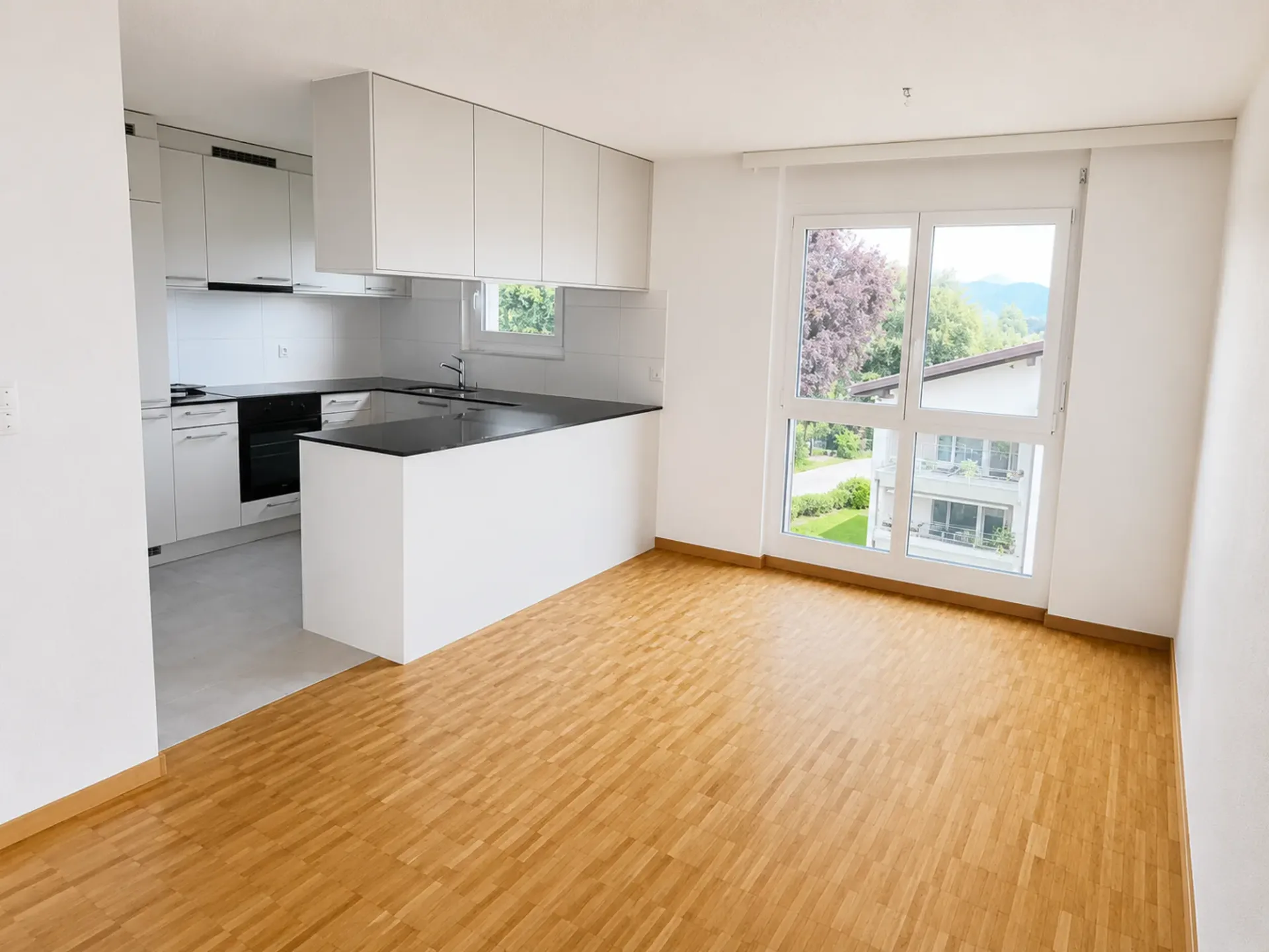 Geräumige 5.5-Zimmer-Wohnung mit Balkon