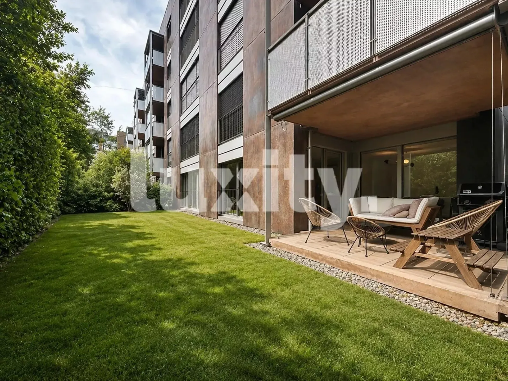 Elegant apartment with private garden