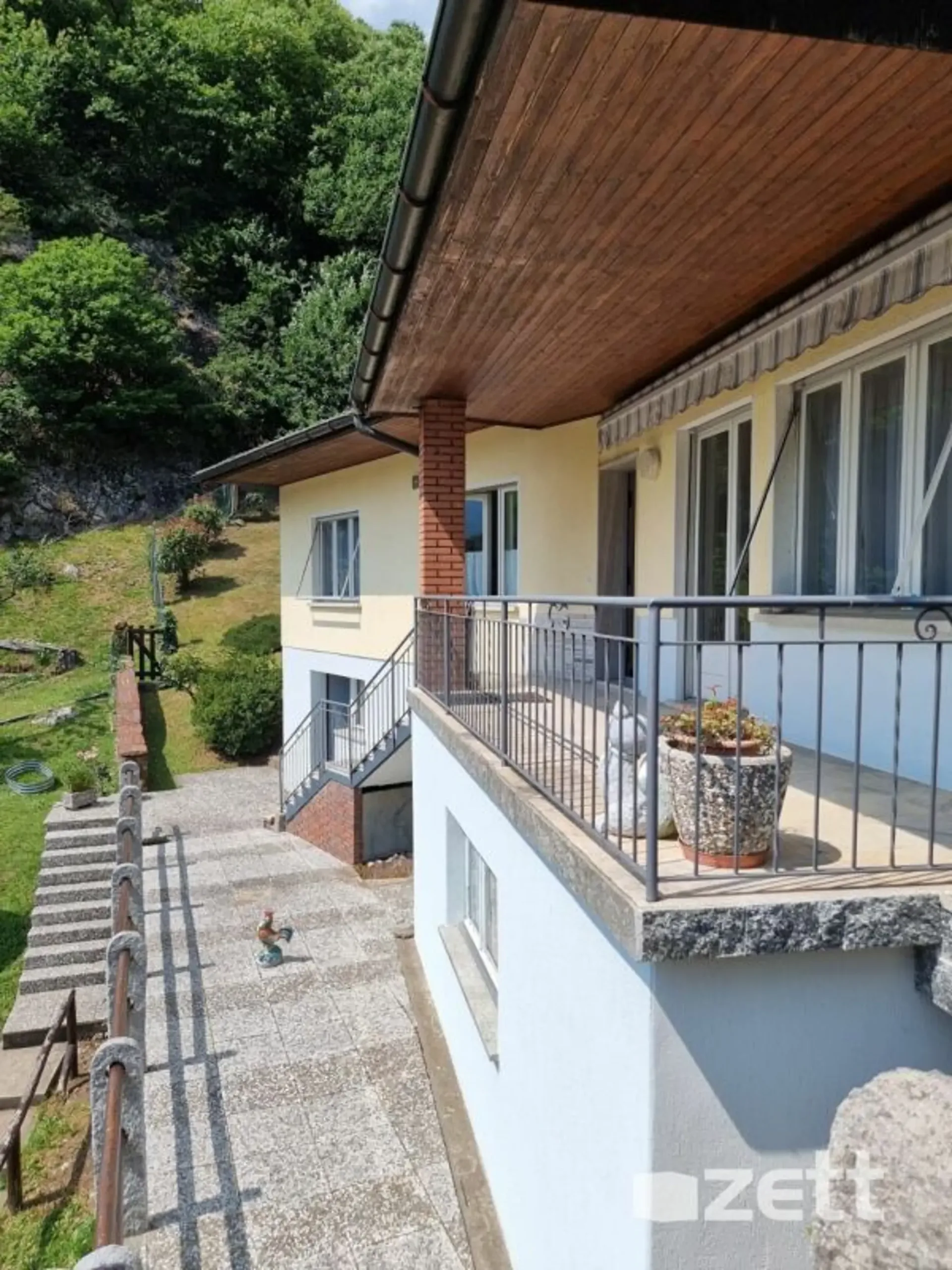Einfamilienhaus 4.5 Zimmer mit großem Garten in Medeglia
