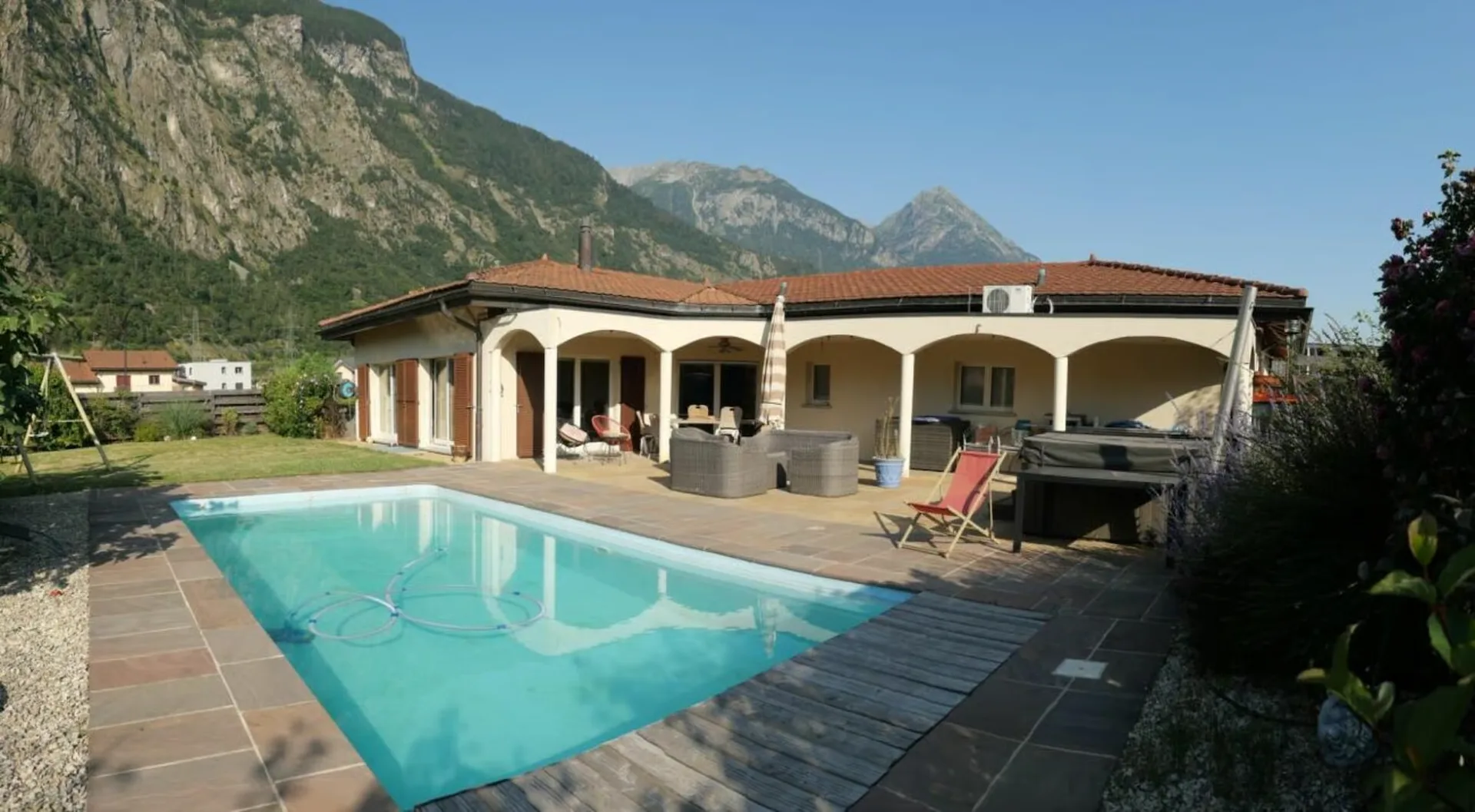 Prächtige moderne Villa in Martigny (VS)