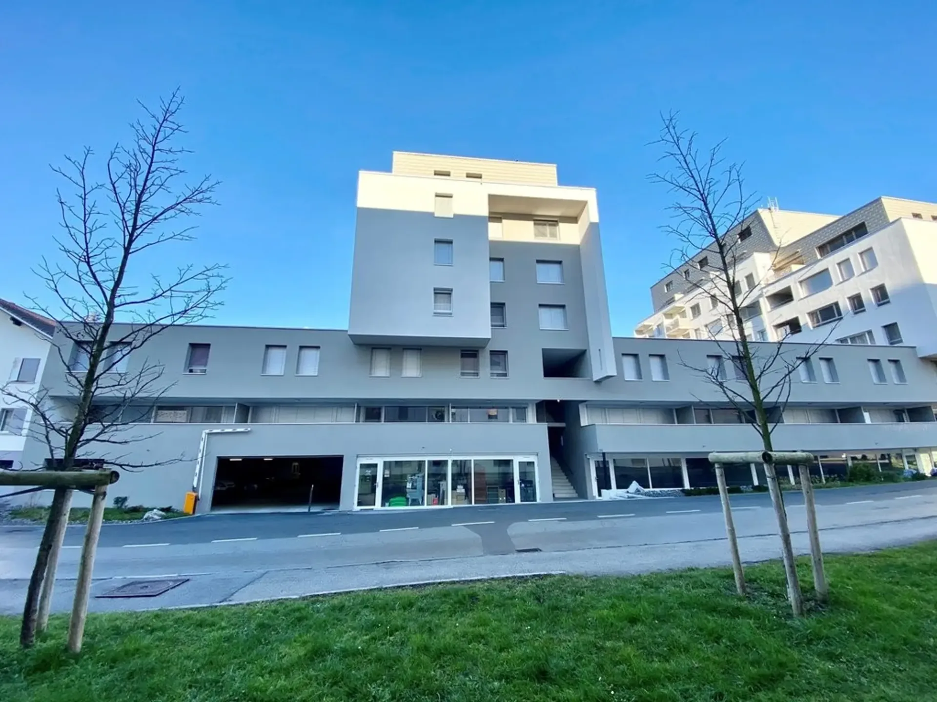 Einzigartige Gelegenheit! Prächtiges Duplex in grüner Umgebung!