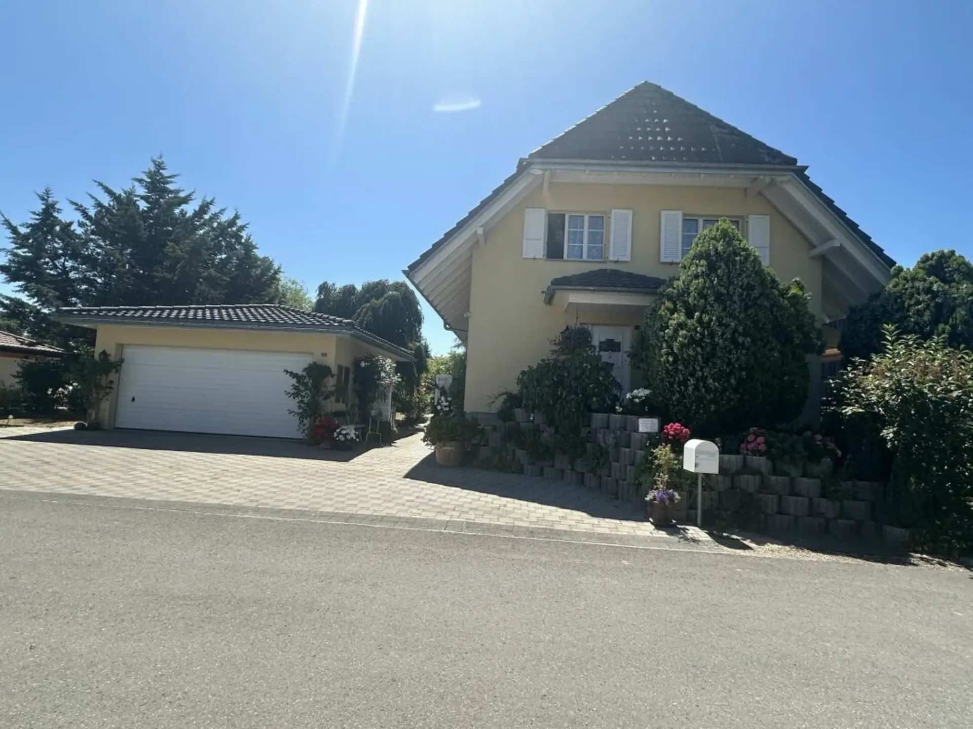Villa individuelle de 5.5 pièces avec garage - 5.5 ZI-Einfamilienhaus mit Garage