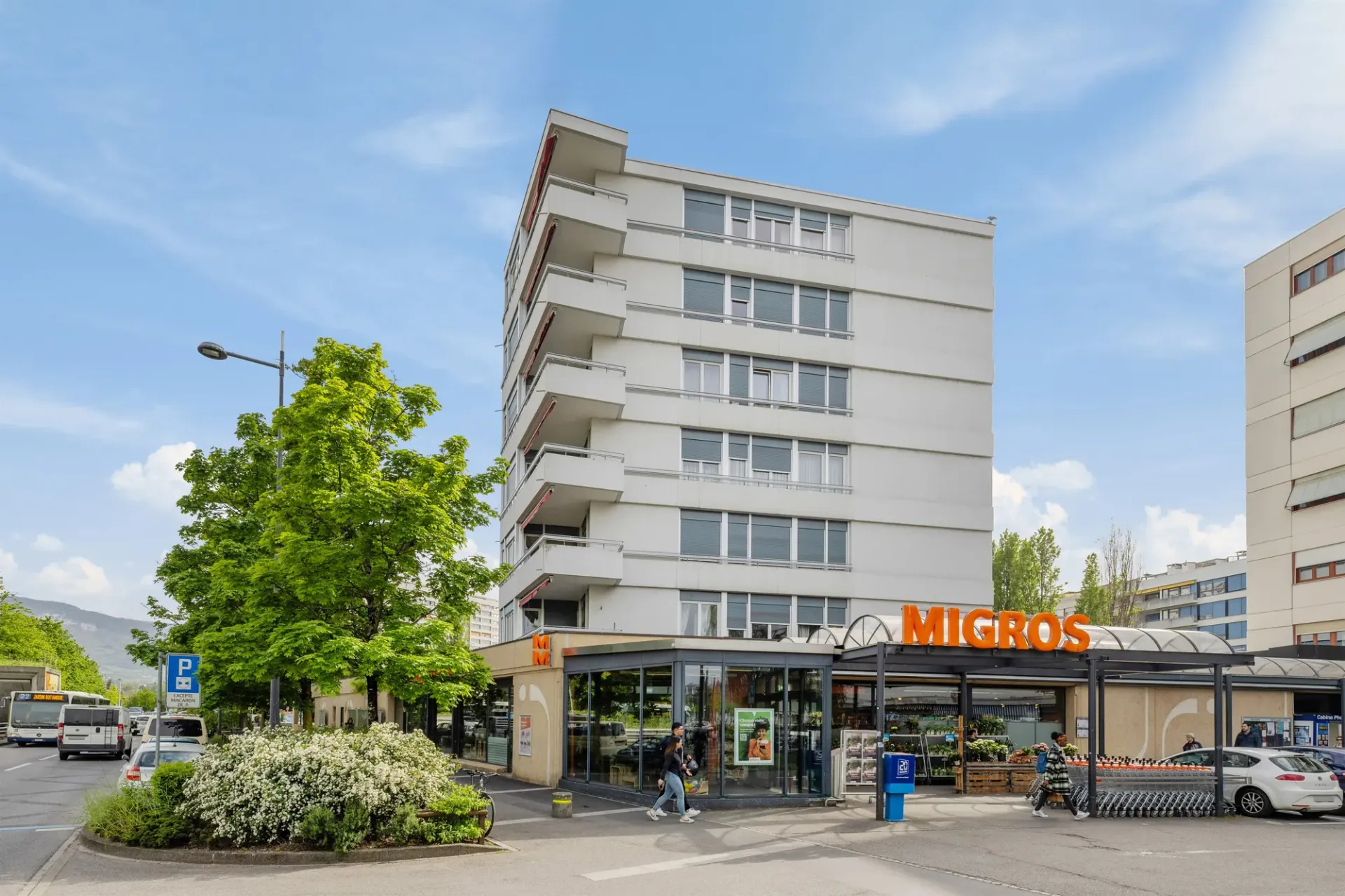 Ziehen Sie in eine neue Wohnung mit Balkon!