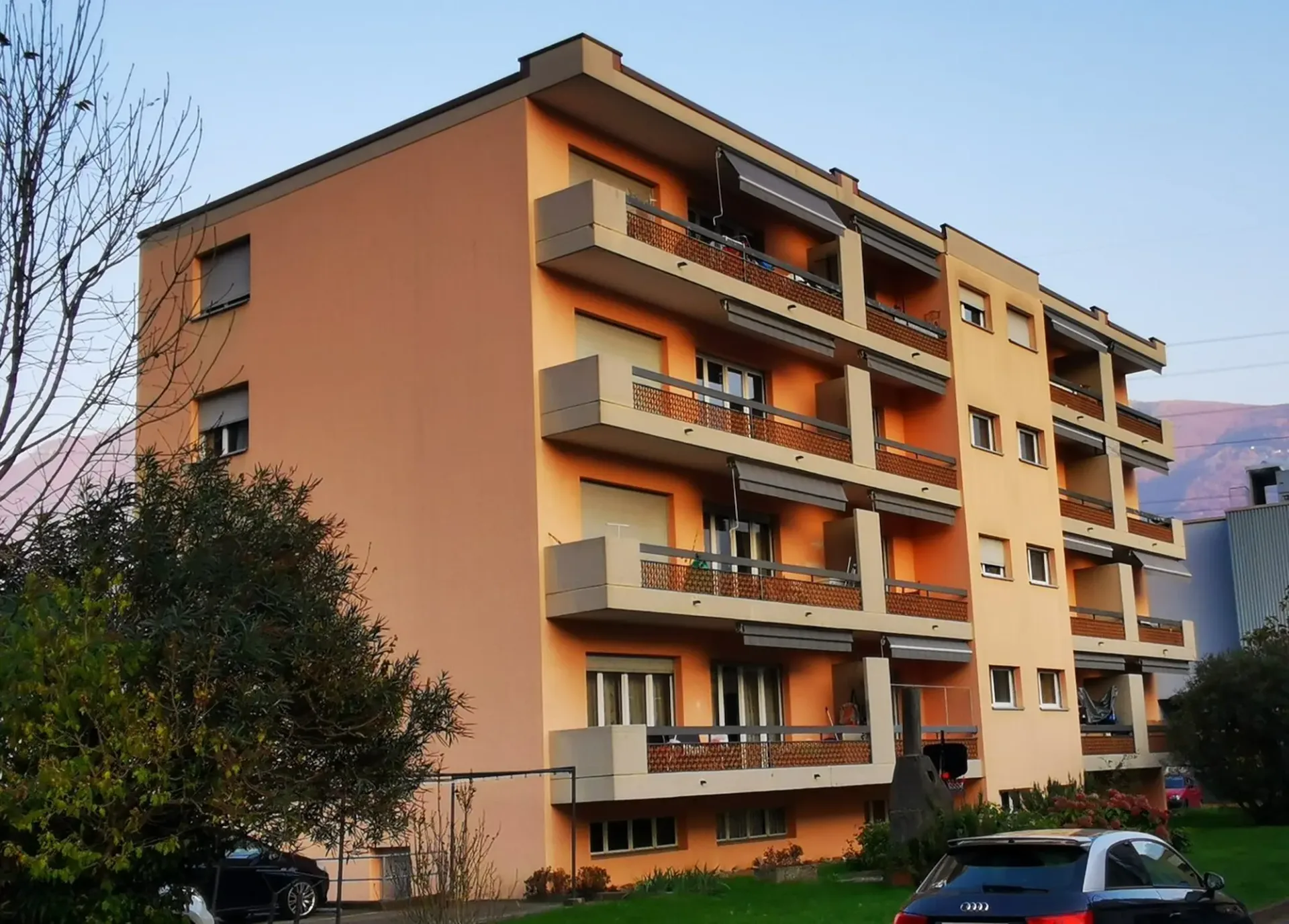 Monte Carasso - Äußere Parkplätze