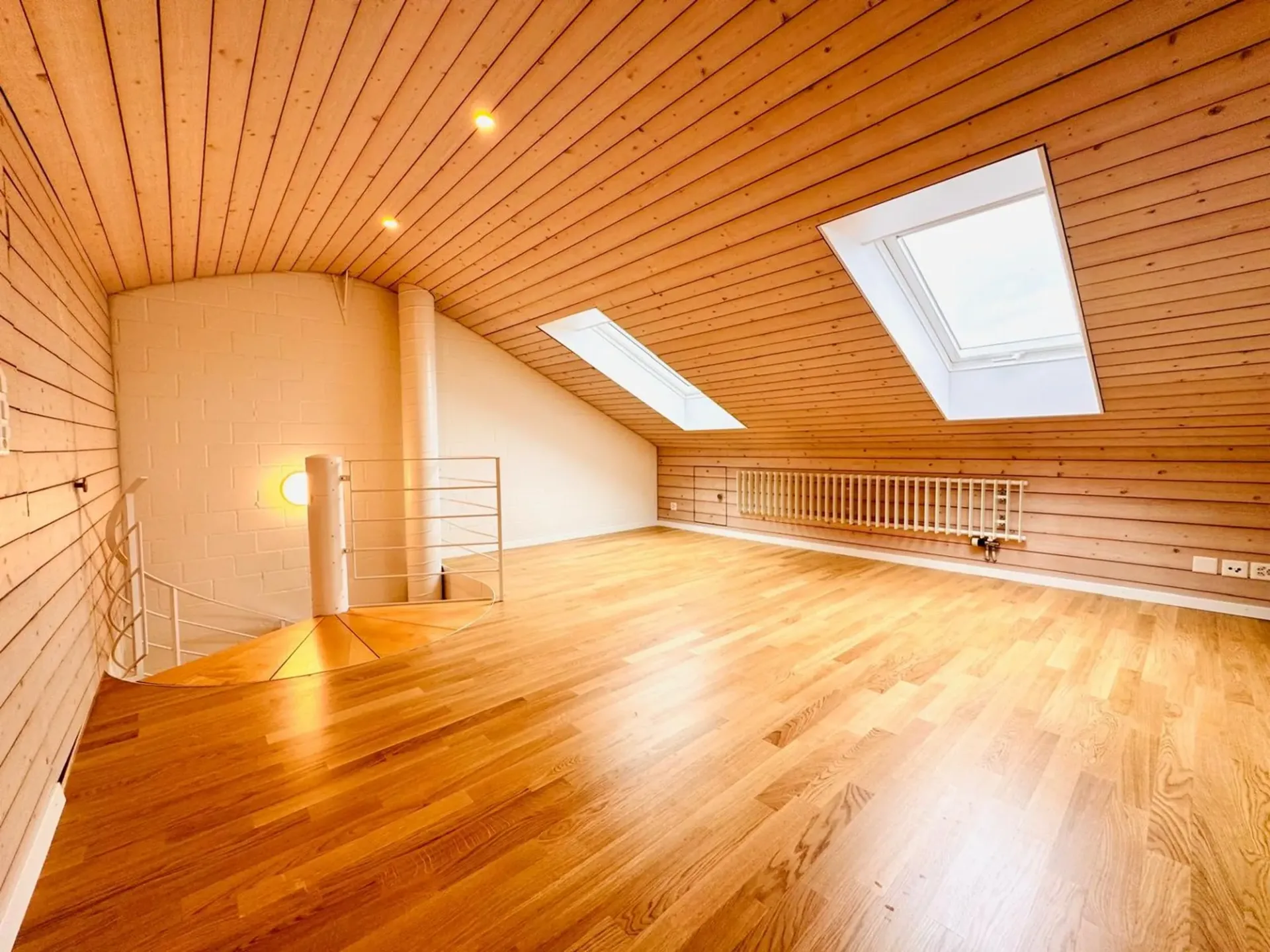 Neu sanierte 5.5-Zimmer Maisonette-Wohnung an ruhiger Lage