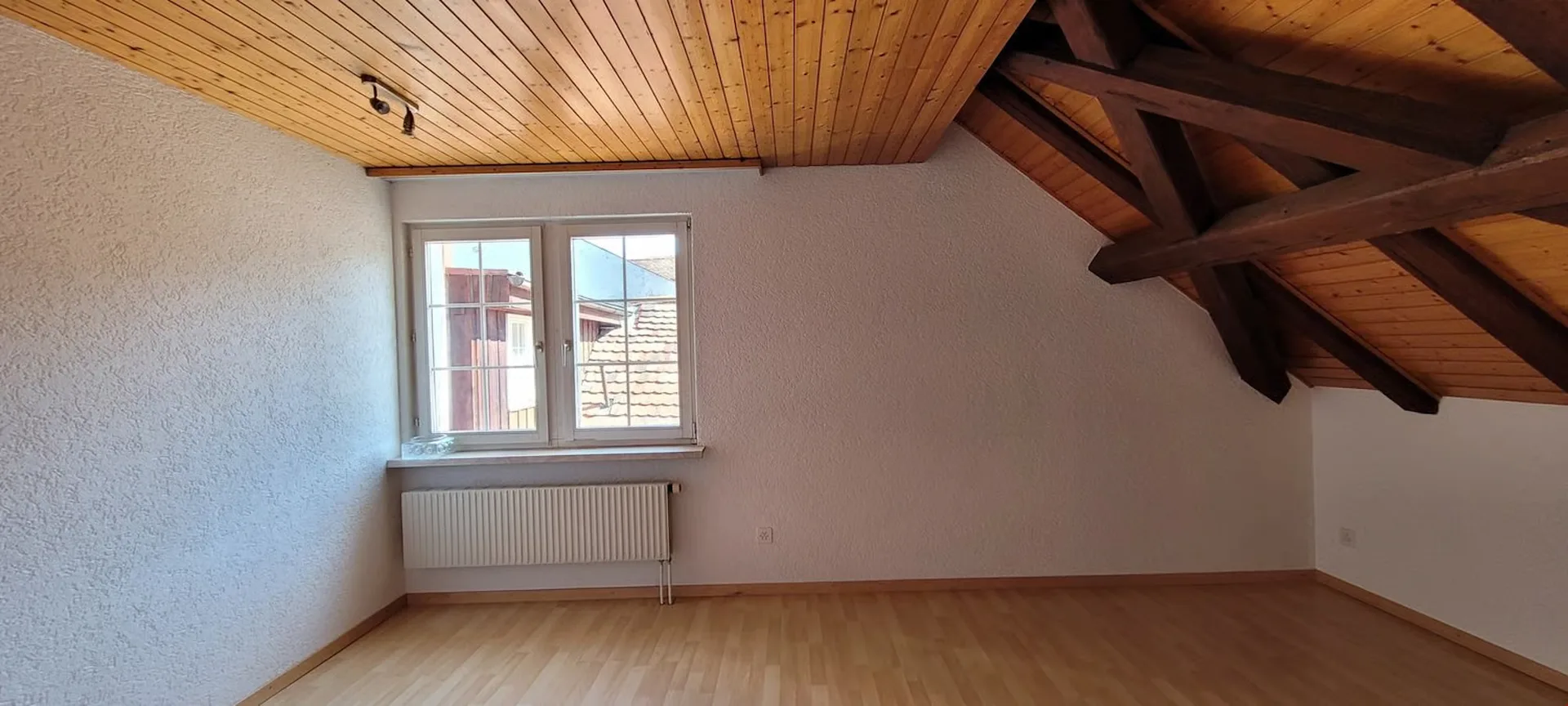 2.0 Zimmer-Wohnung im 4.OG - ohne Lift