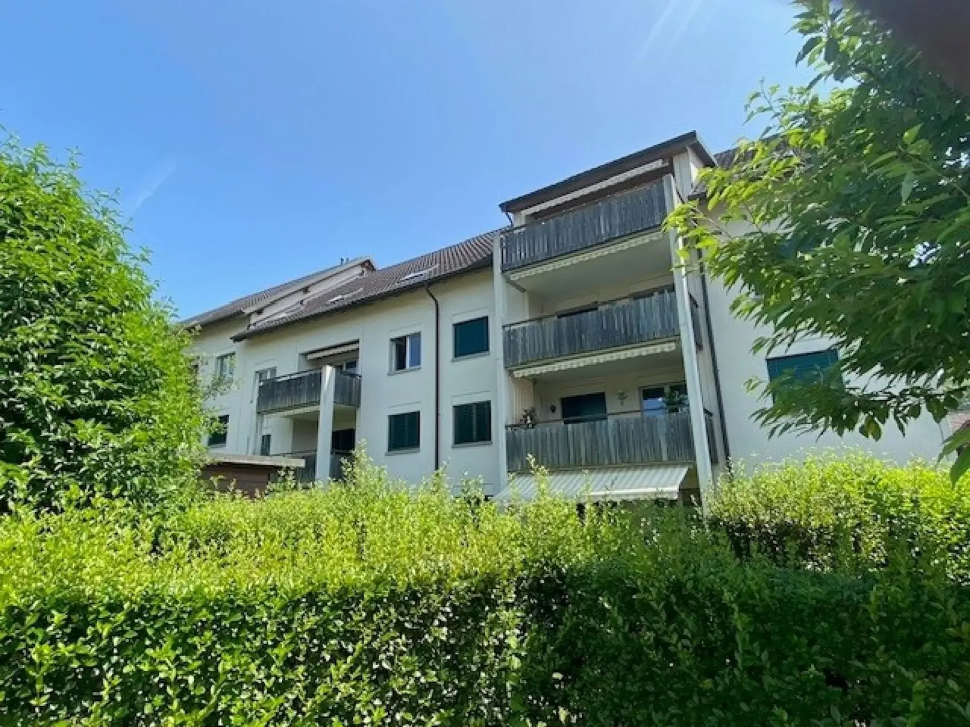 GARTENWOHNUNG MIT SITZPLATZ - 4.5 ZIMMER IN KÜTTIGEN