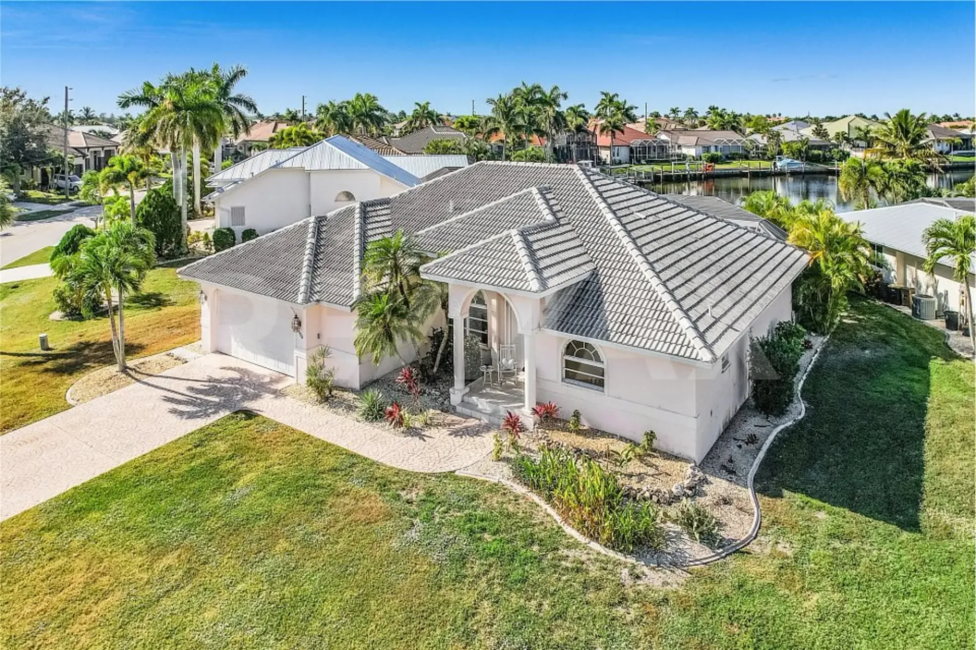 Florida-Traumhaus mit Meerzugang  Schweizer Chancen direkt am Wasser!