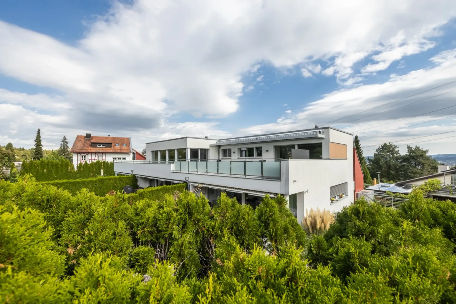 Moderne und grosszügige Attika-Wohnung an ruhiger Lage