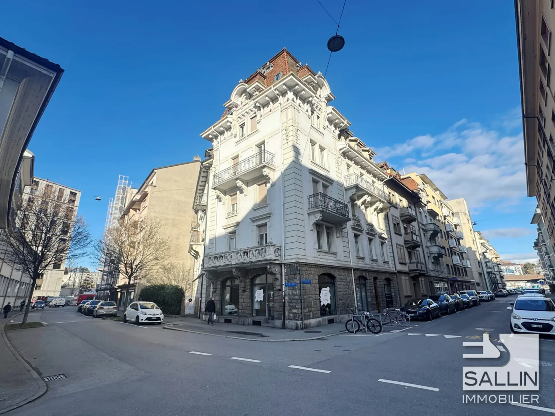 GROßARTIGES 4½ ZIMMERWOHNUNG IN RENOVIERUNG
