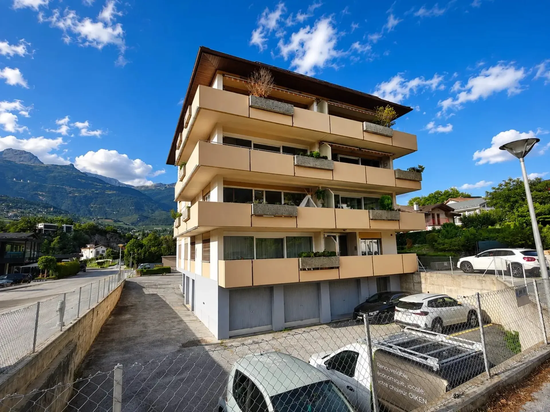 Helles 3,5-Zimmer-Wohnung mit Balkon und freier Sicht in Sierre