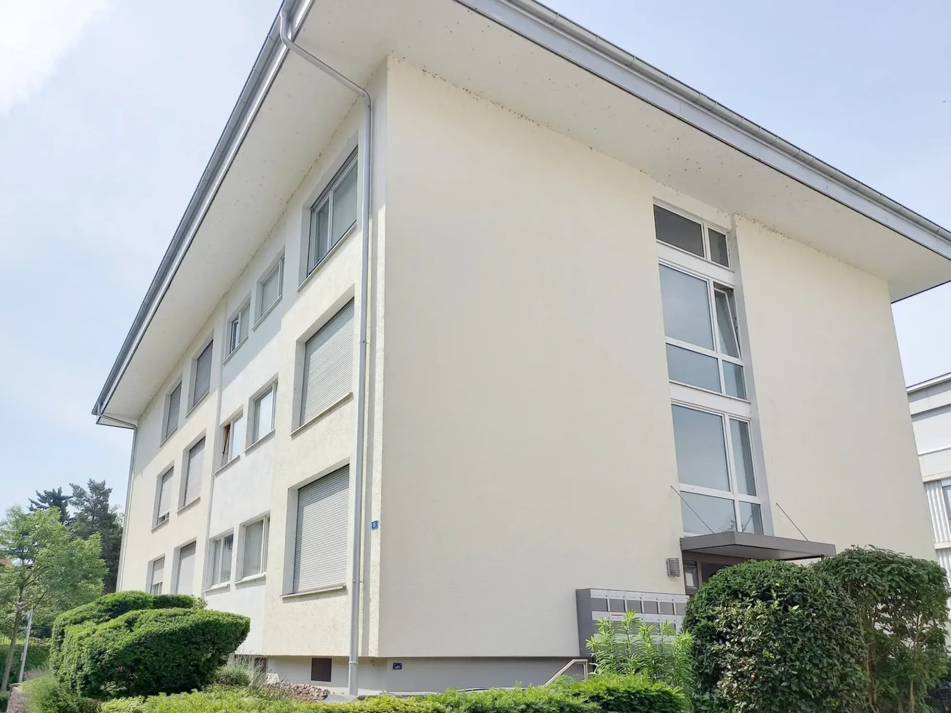 Ruhiggelegene, moderne Wohnung mit Gartensitzplatz