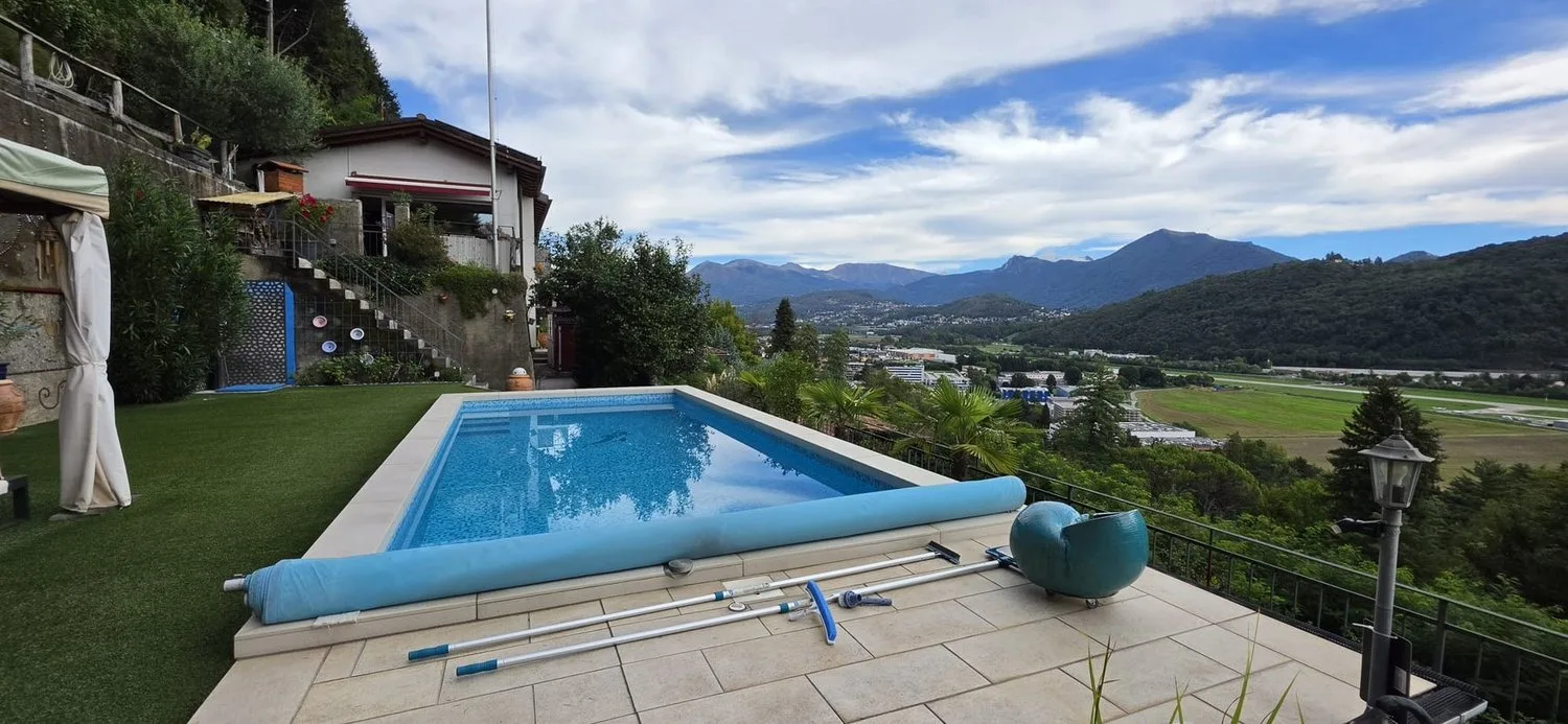 Agno – Panoramic house with private pool and stunning lake view