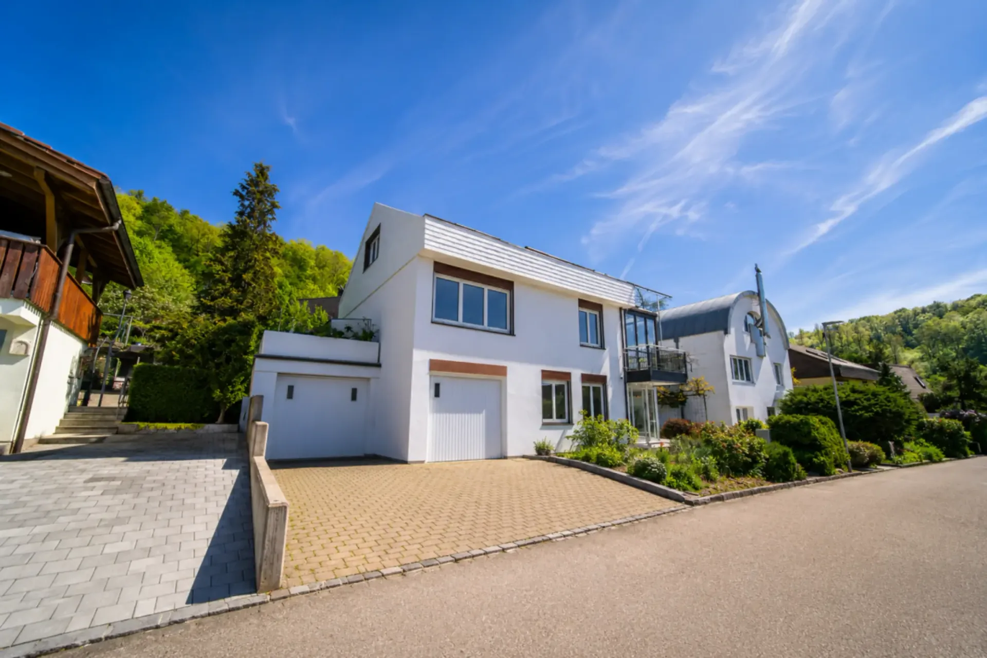 Frisch saniertes 6.5-Zimmer-Einfamilienhaus mit Südhanglage und Weitsicht in Füllinsdorf