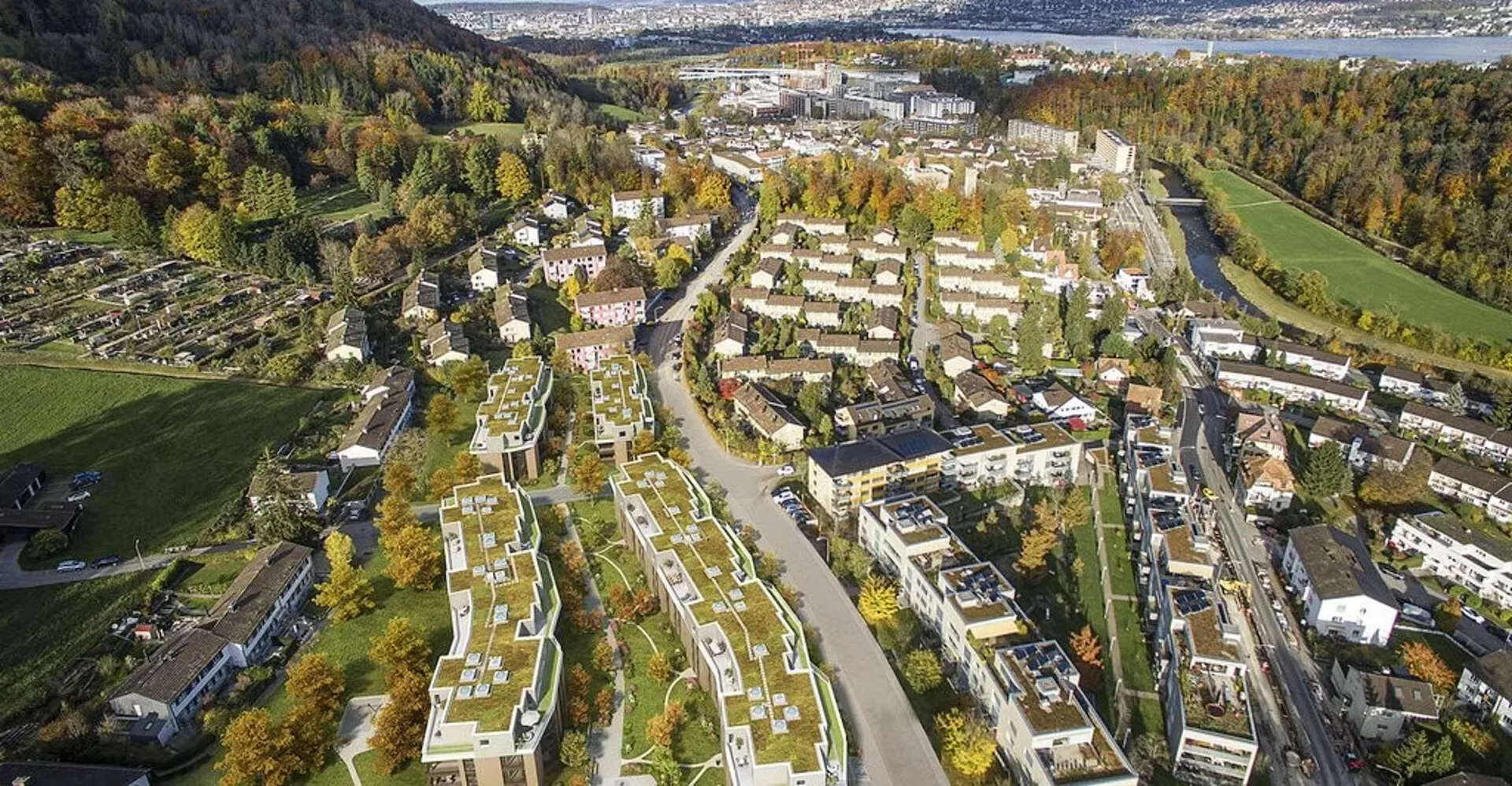 Motorradabstellplatz per sofort