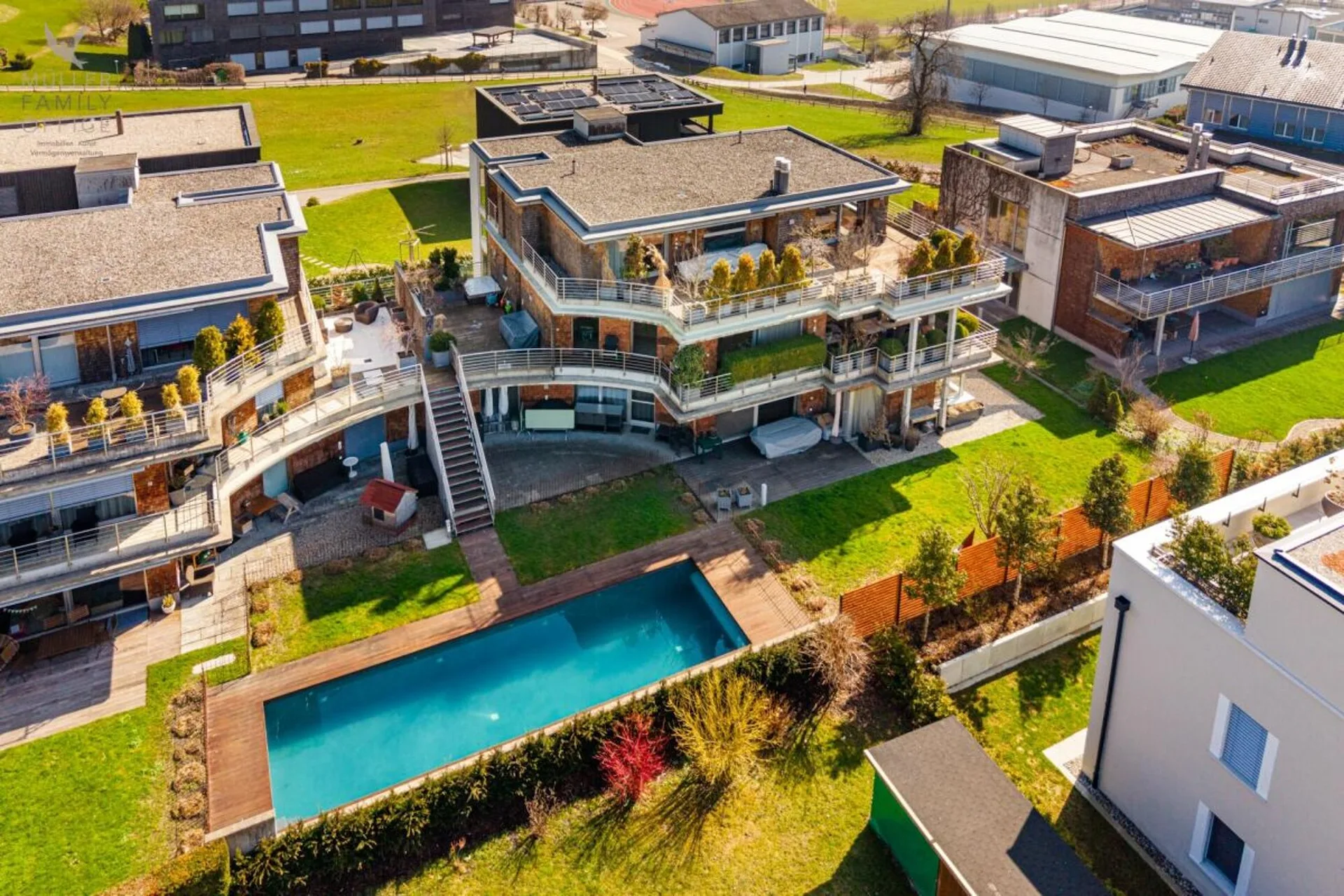 Exklusive 5 1/2 Zimmer-Maisonette-Attikawohnung mit Alpsteinblick und Aussenpool im Miteigentum