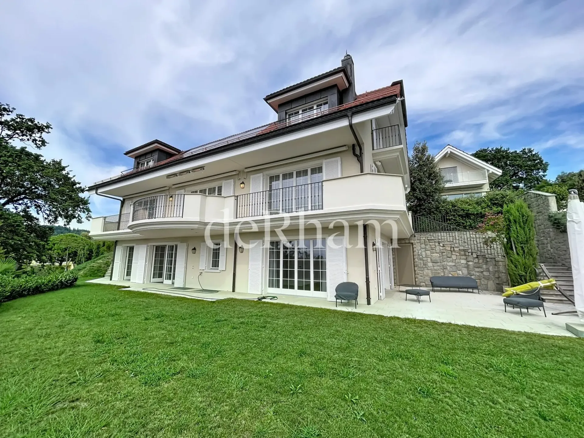 Splendid individual villa with 7.5 rooms and breathtaking views!