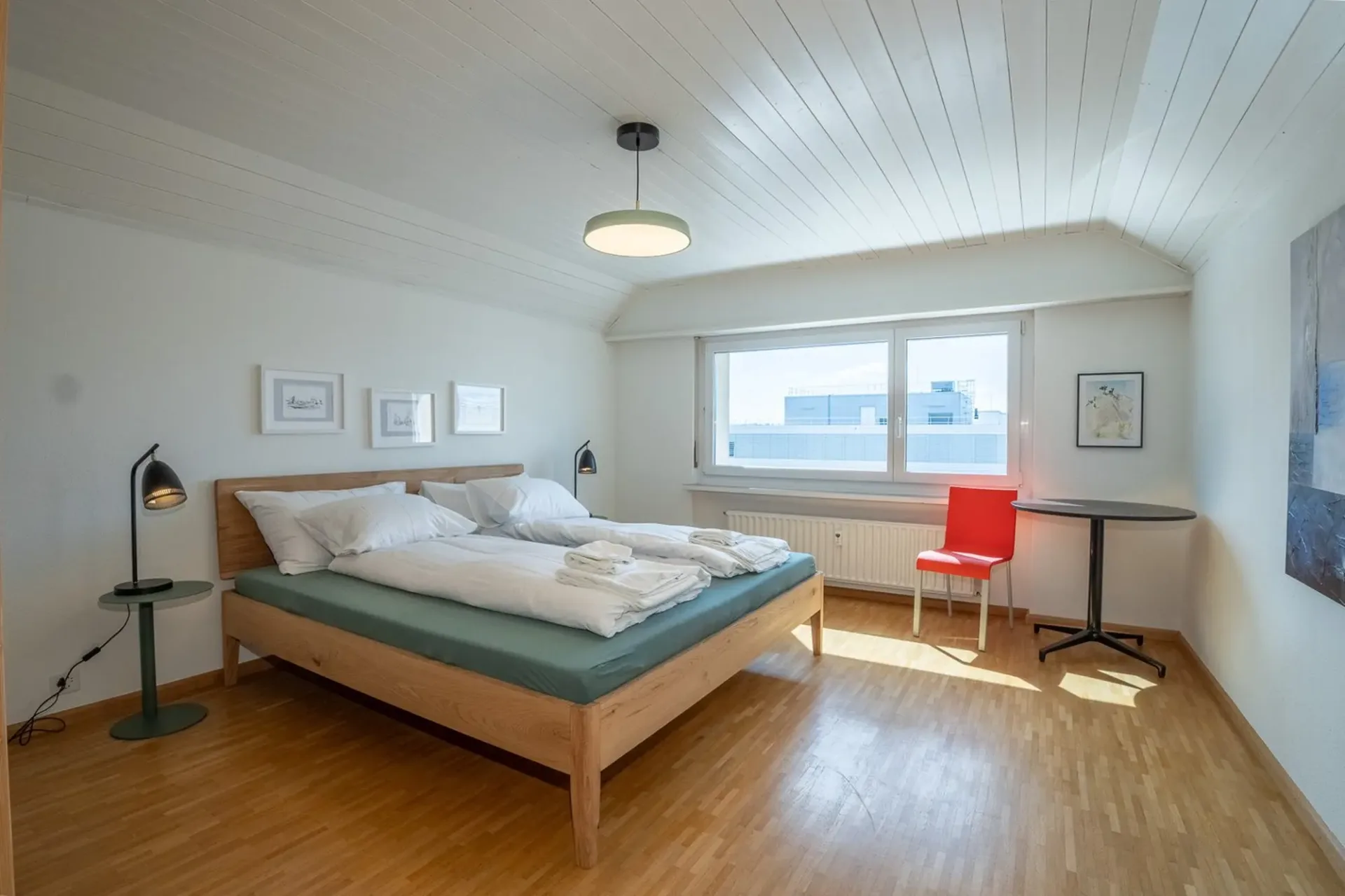 Voll möblierte & grosszügige 4-Zimmer-Maisonette-Wohnung mit Wintergarten und Parkplatz in Allschwil