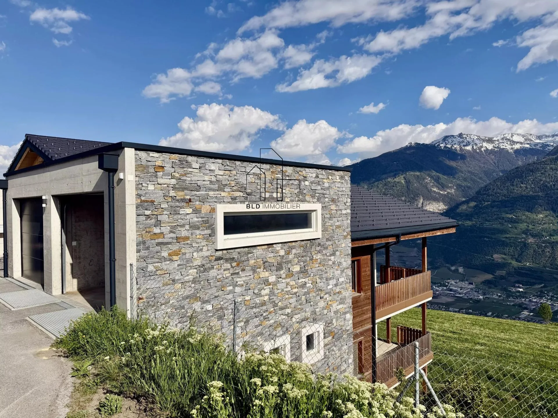 Prachtvolle neue Wohnung mit Garten und Blick auf das Rhônetal