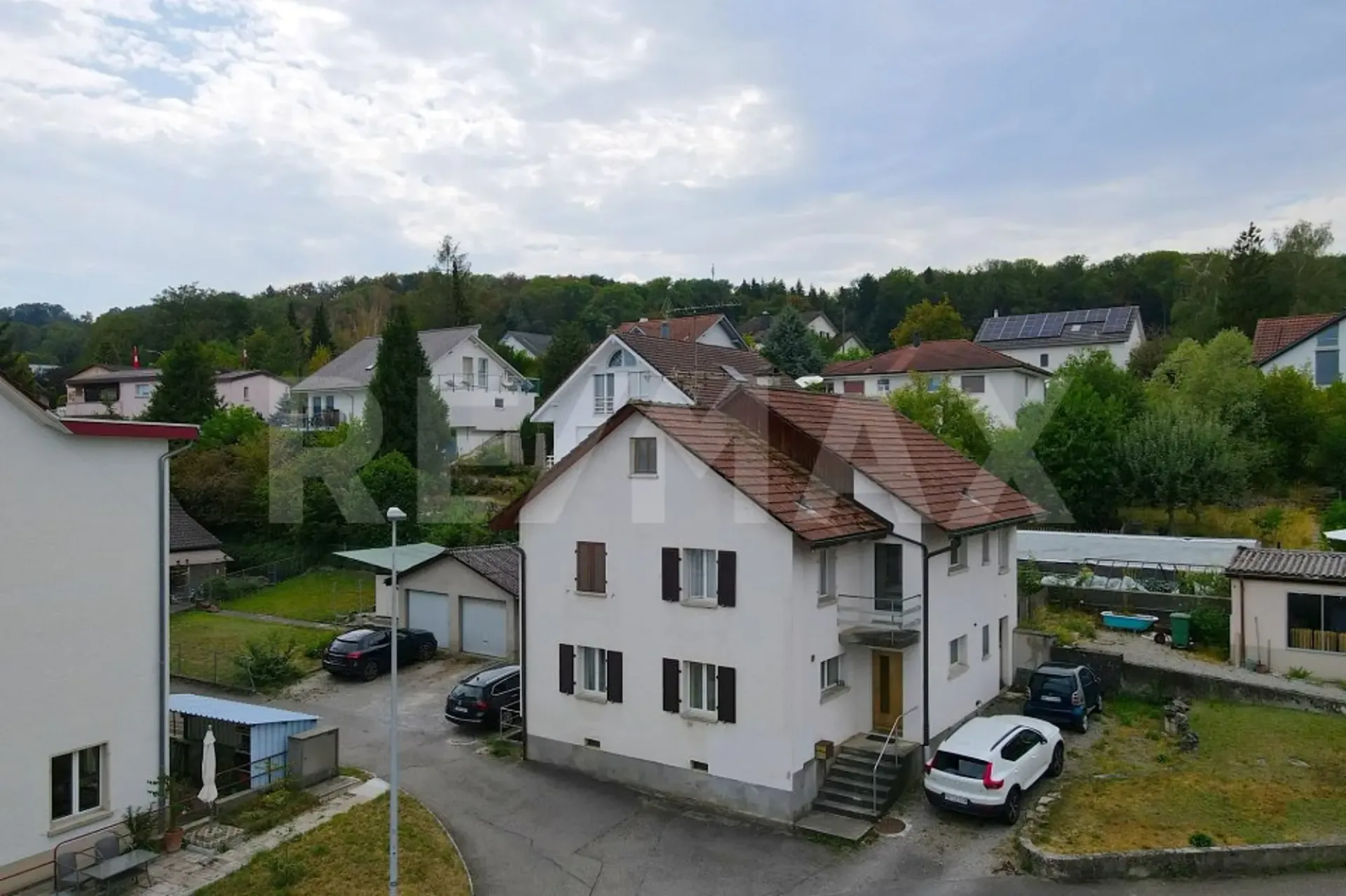 Renditeobjekt mit Potenzial  Freistehendes Mehrfamilienhaus nahe Bahnhof Hallwil