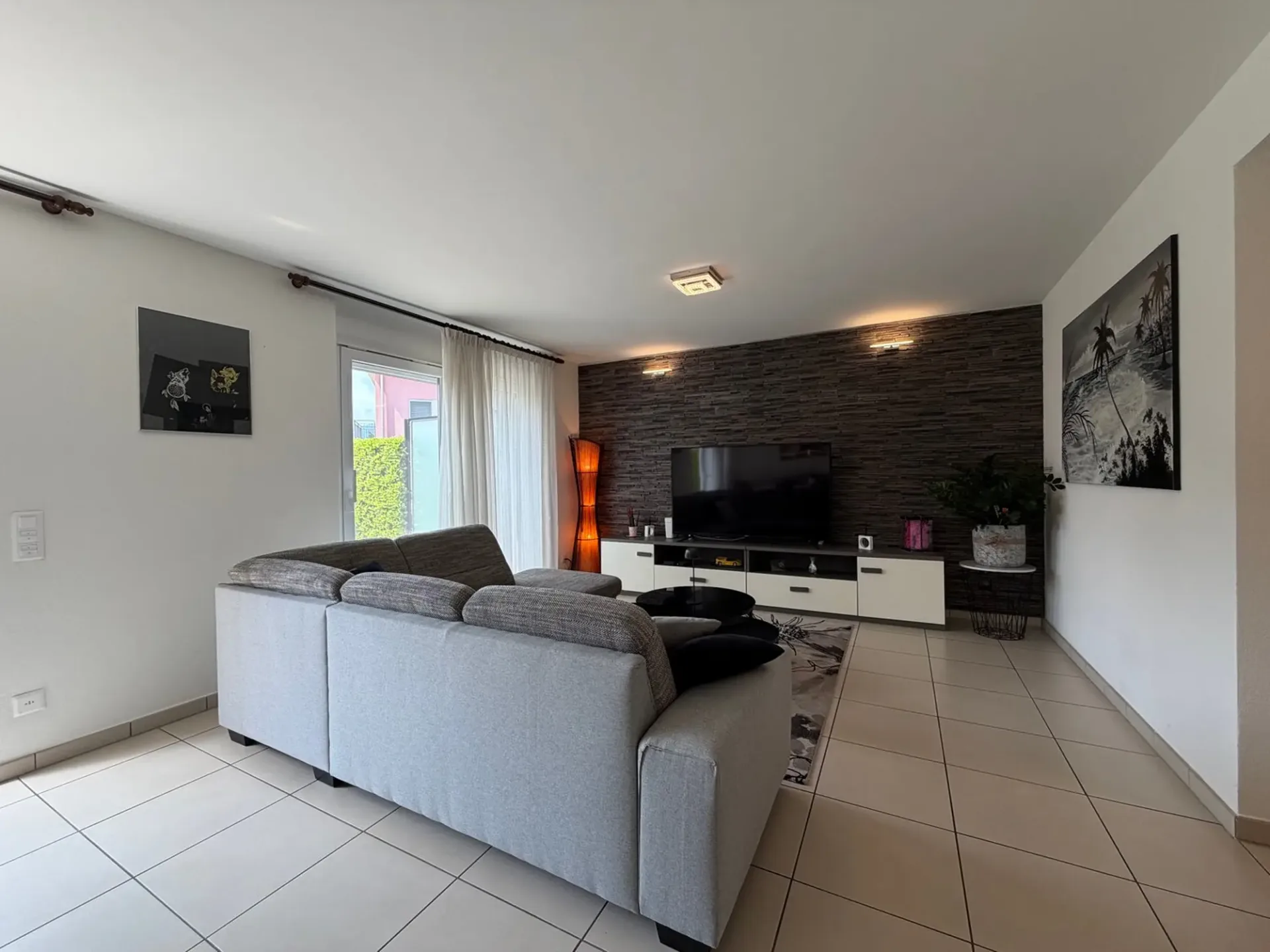 Grande casa monofamiliare 4.5 con giardino a Genestrerio posteggi inclusi