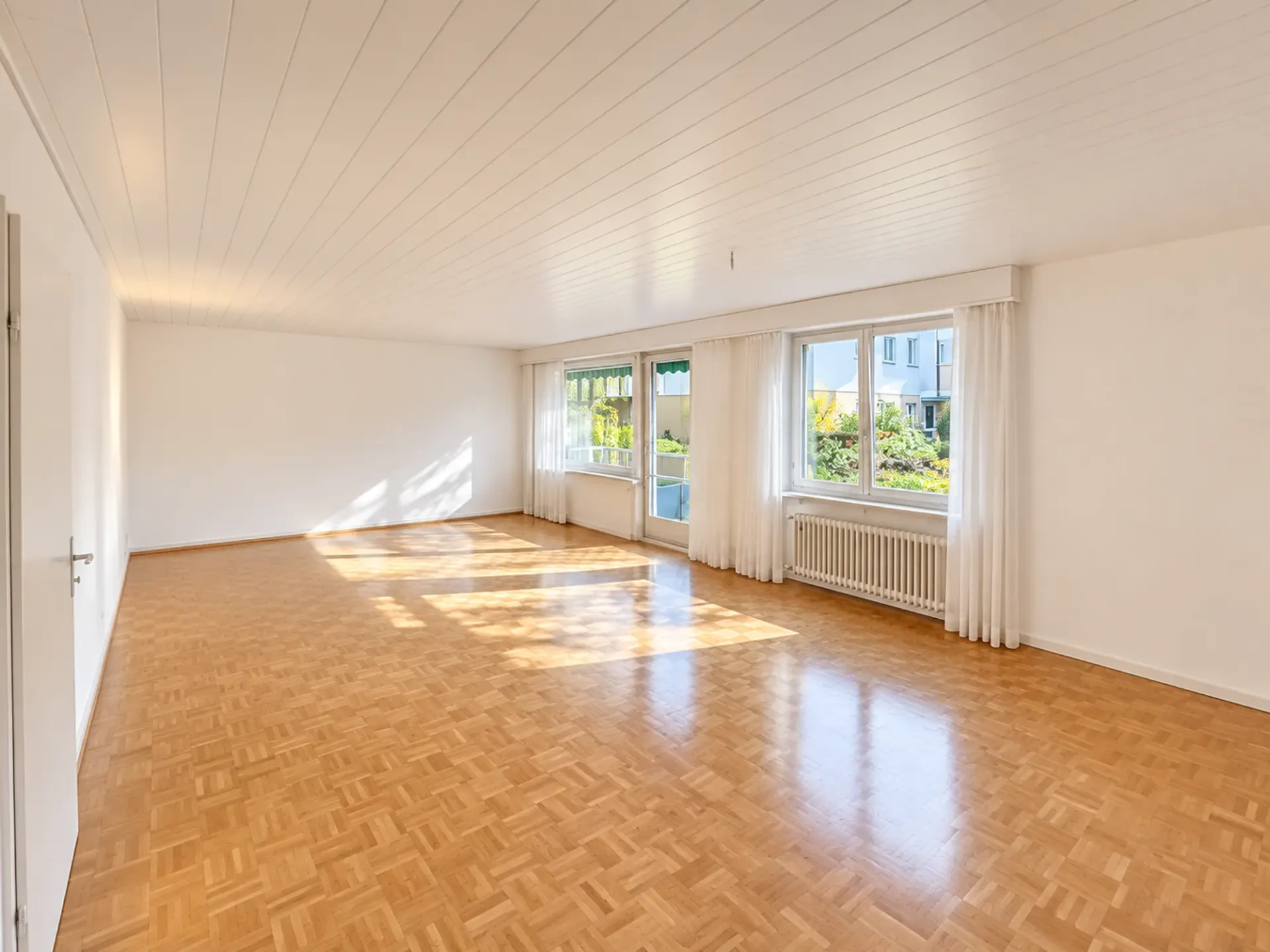 Erstbezug nach Renovation – grosszügige 4½-Zimmer-Wohnung im Grünen