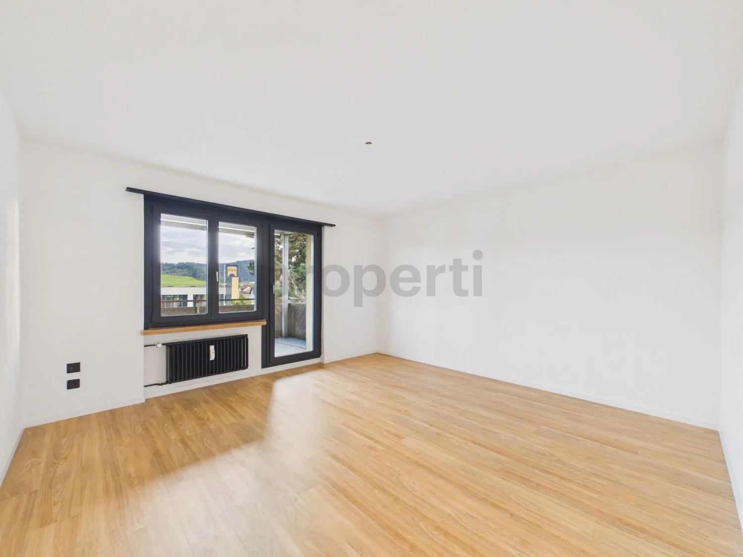 Frisch renoviert, modern ausgestattet - Ihr neues Zuhause mit Balkon!