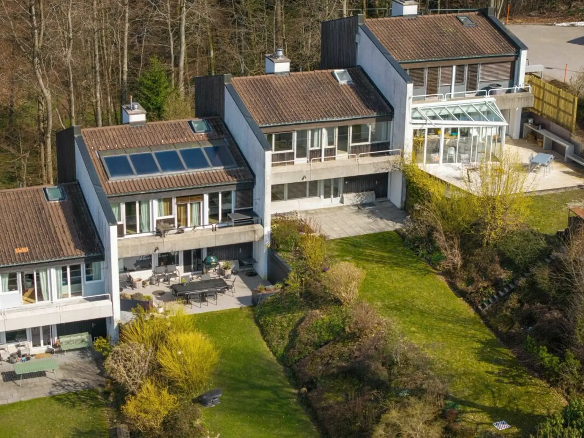 Maison mitoyenne familiale dans un emplacement calme avec une belle vue